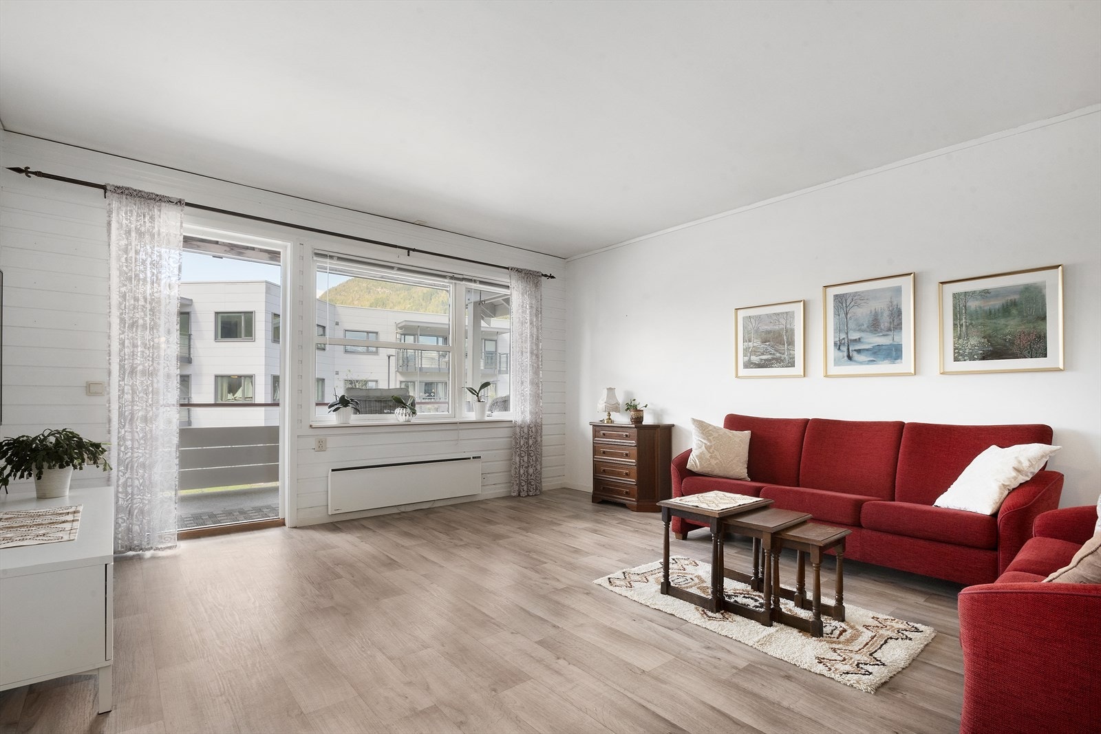 3-roms seniorleilighet med sentral beliggenhet i et rolig og veletablert boligområde. Galleribilde