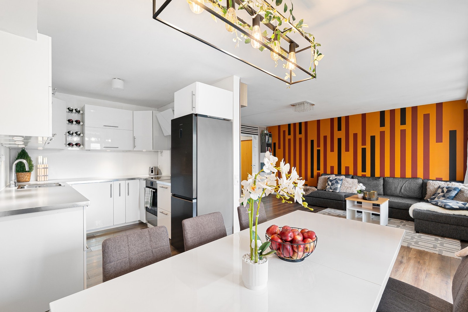 Leiligheten er utstyrt med balansert ventilasjon, noe som sørger for et behagelig inneklima. Galleribilde