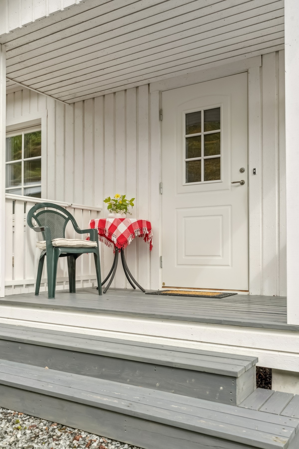 Overbygd inngangsparti - velkommen inn! Galleribilde