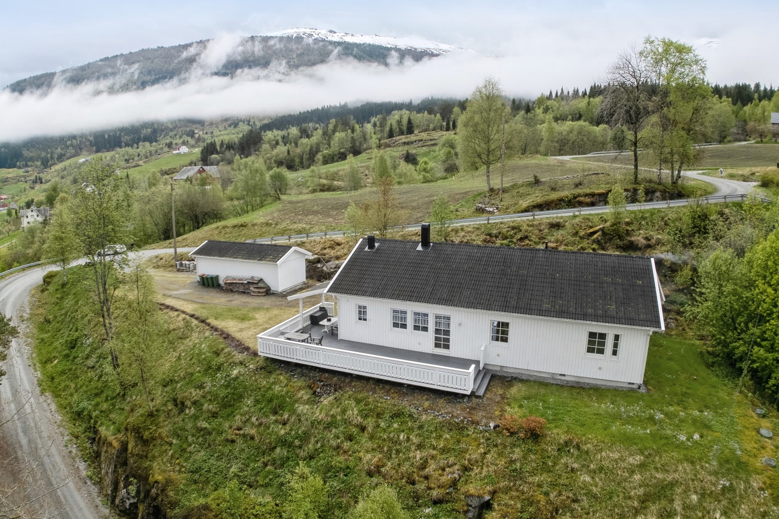 EiendomsMegler1 ved Martin Grodås Alnes har gleden av å presentere Tistamvegen 876! (Fotograf Svein Olav Humberset v/EFKT). Galleribilde