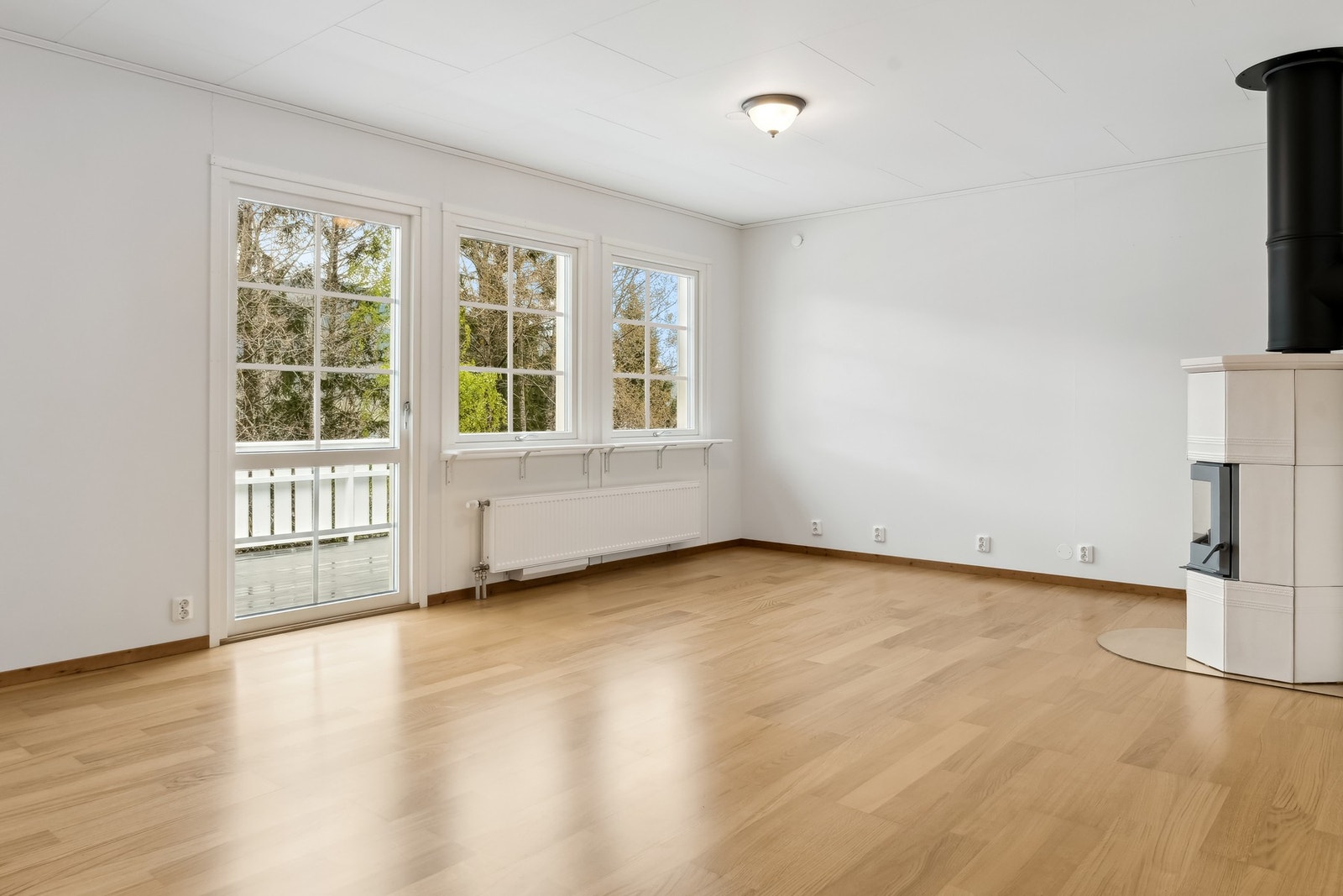 Stuen er av god størrelse og har godt med lysinnslipp. Galleribilde