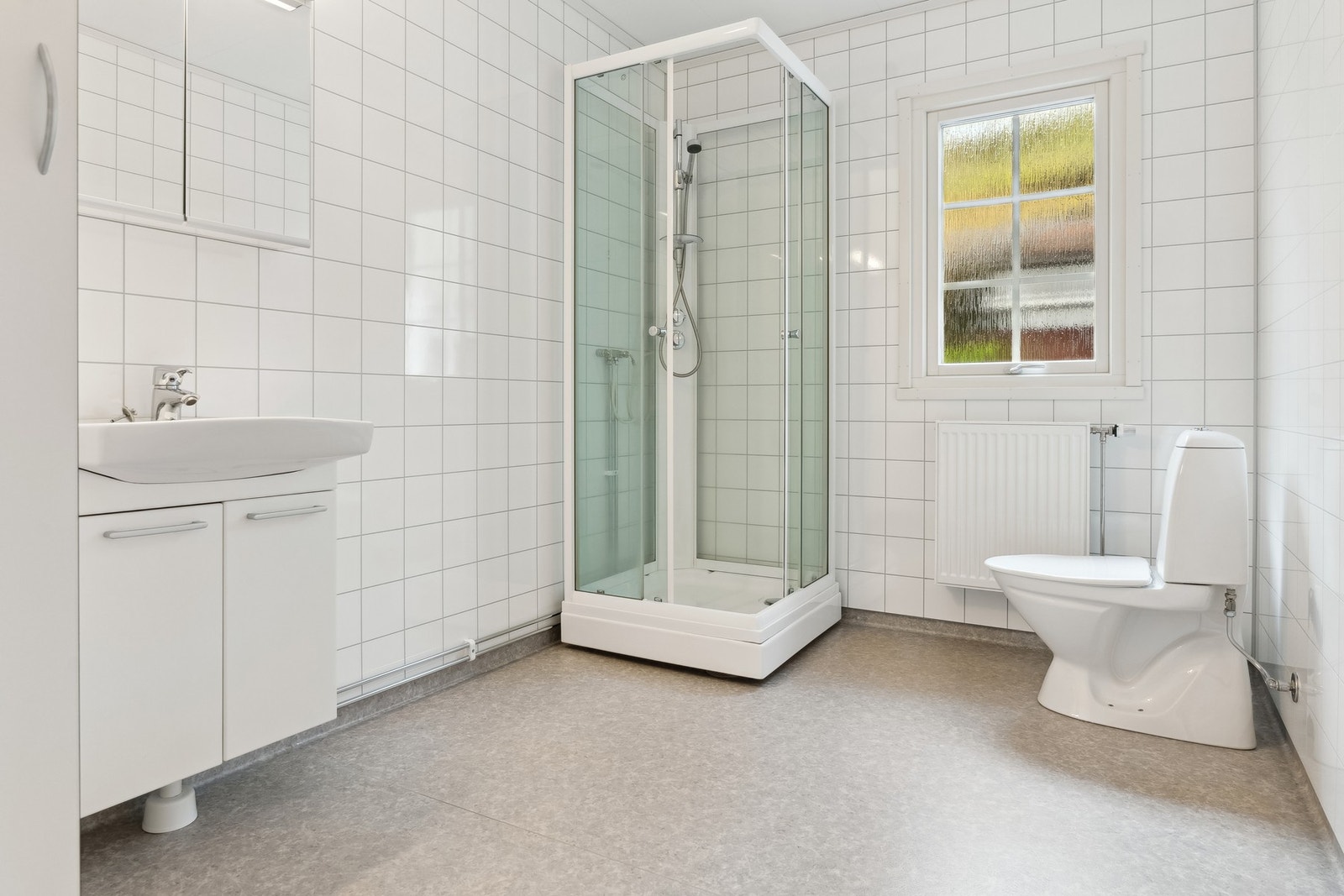 Baderommet har varmekabler i gulv. Galleribilde