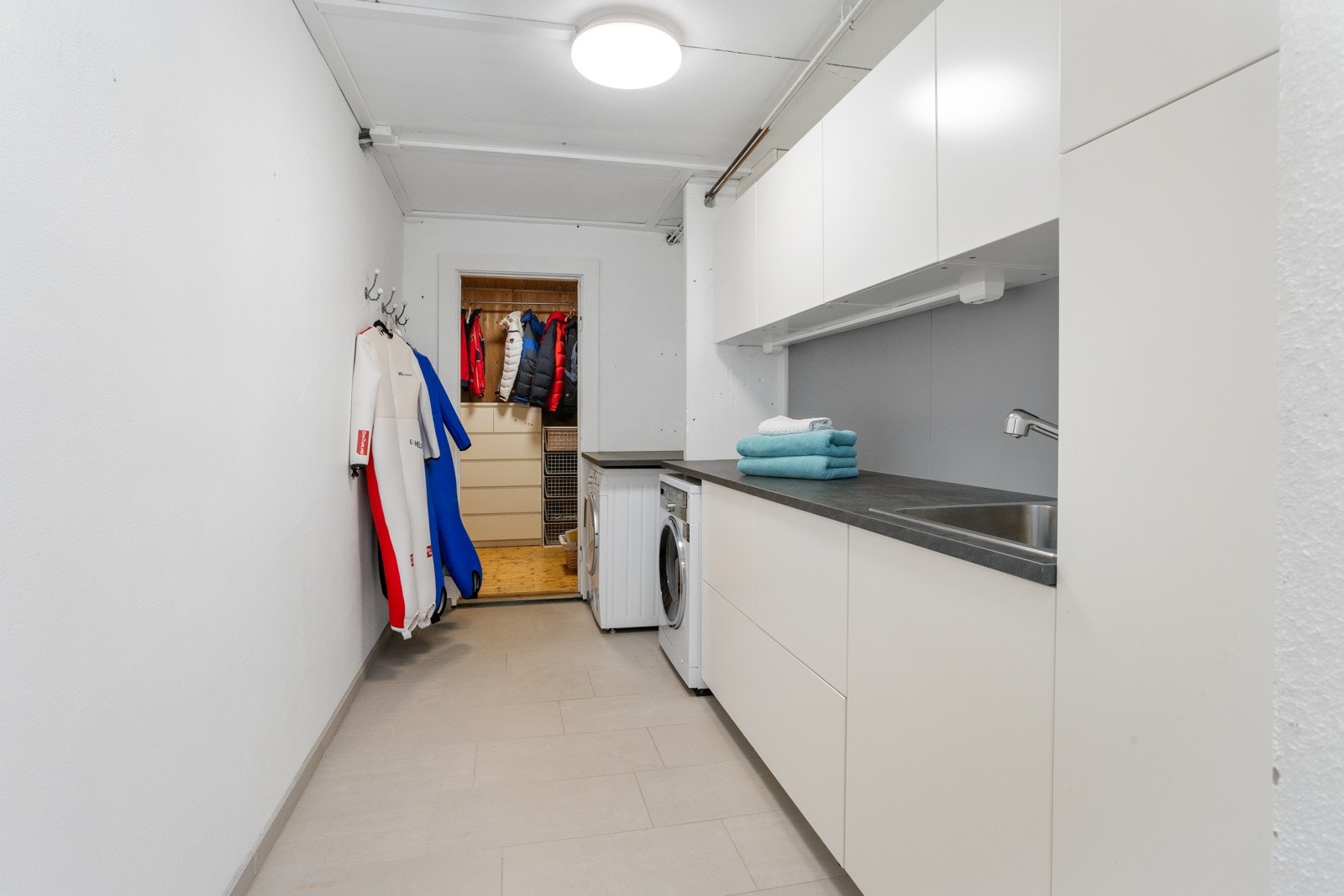 Vaskerom med tilknyttet bodareal. Galleribilde