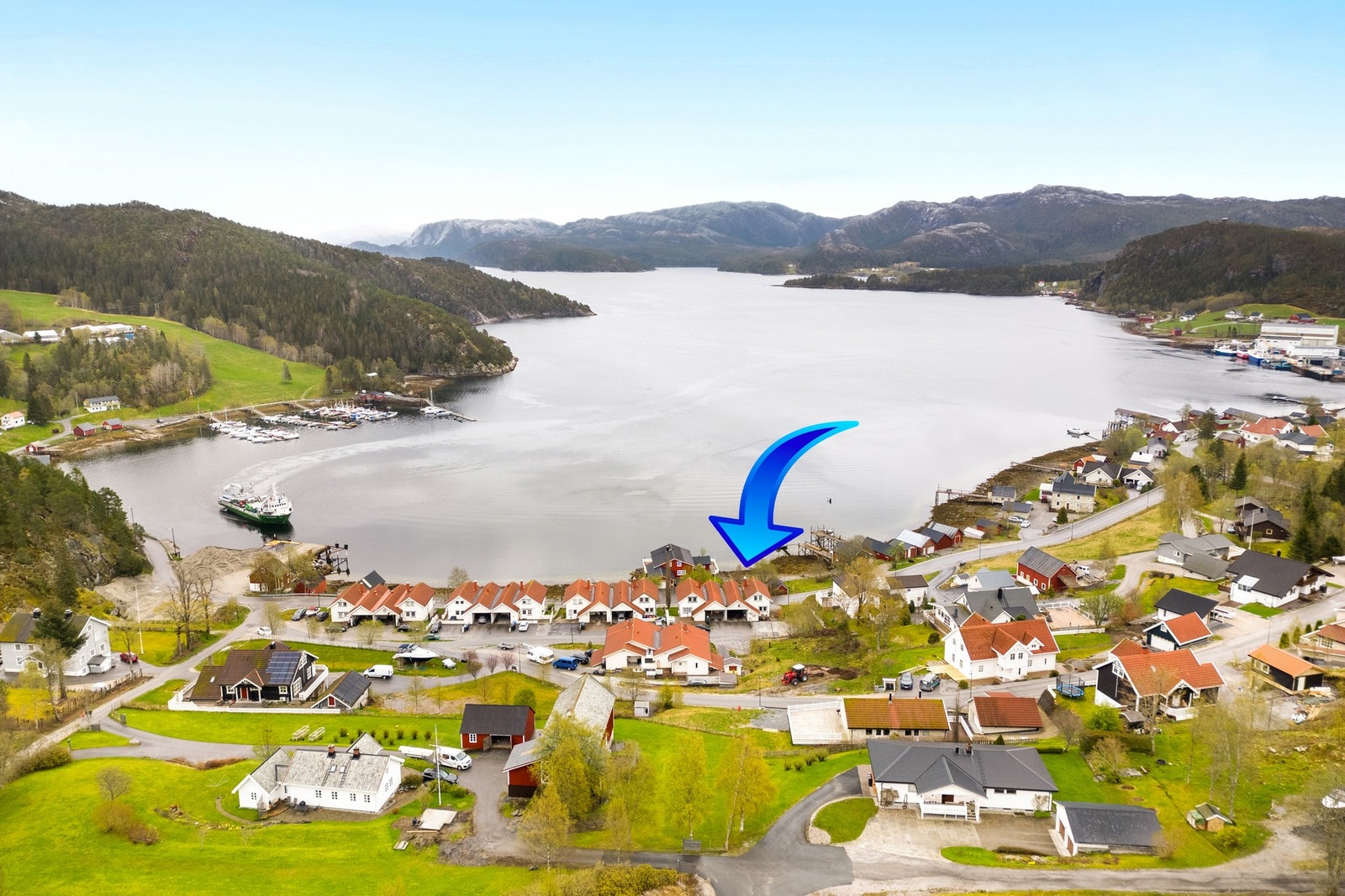 Fra boligen er det korte avstander til flere flotte tur- og rekreasjons områder. Galleribilde