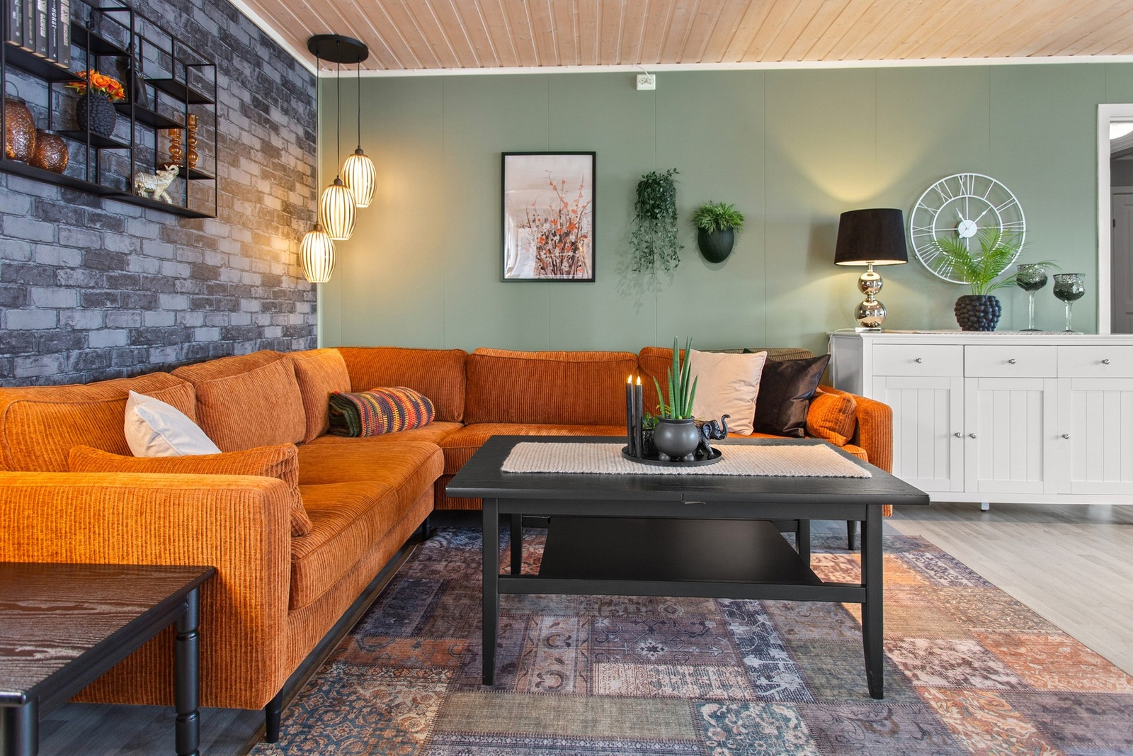 Stuen har en trivelig stuekrok med god plass til sofagruppe. Galleribilde