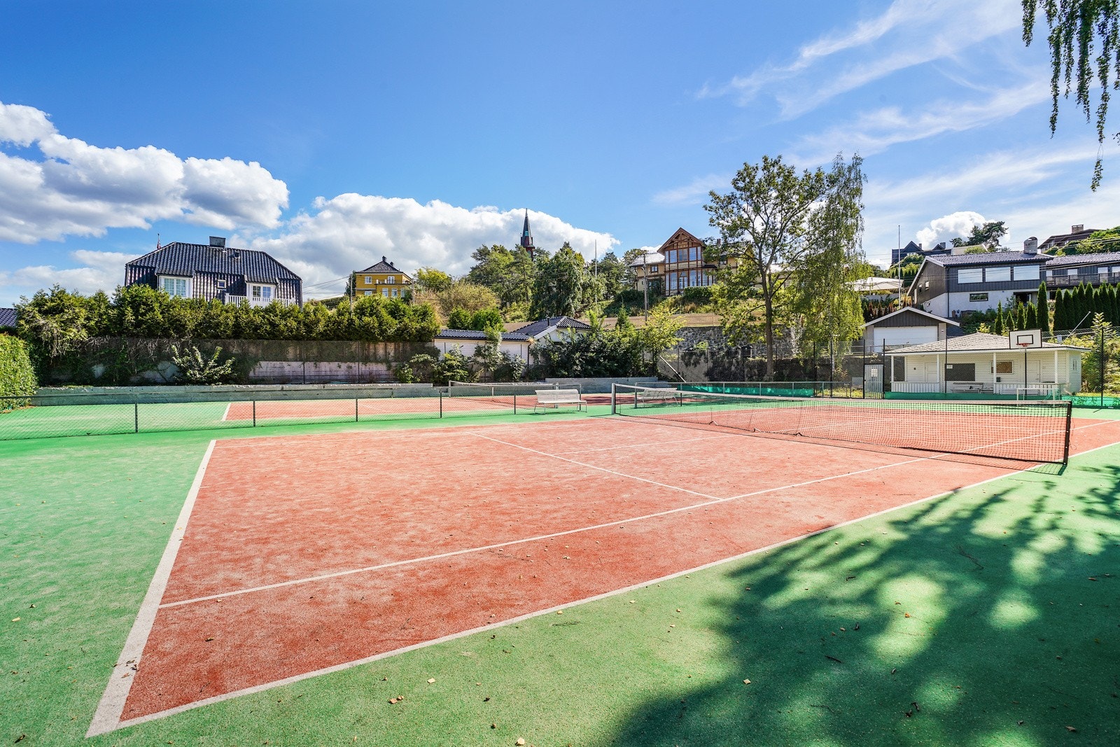 Ormøya Tennisklubb er eksklusiv for beboere på Ormøya, Malmøya og Nedre Bekkelaget Galleribilde