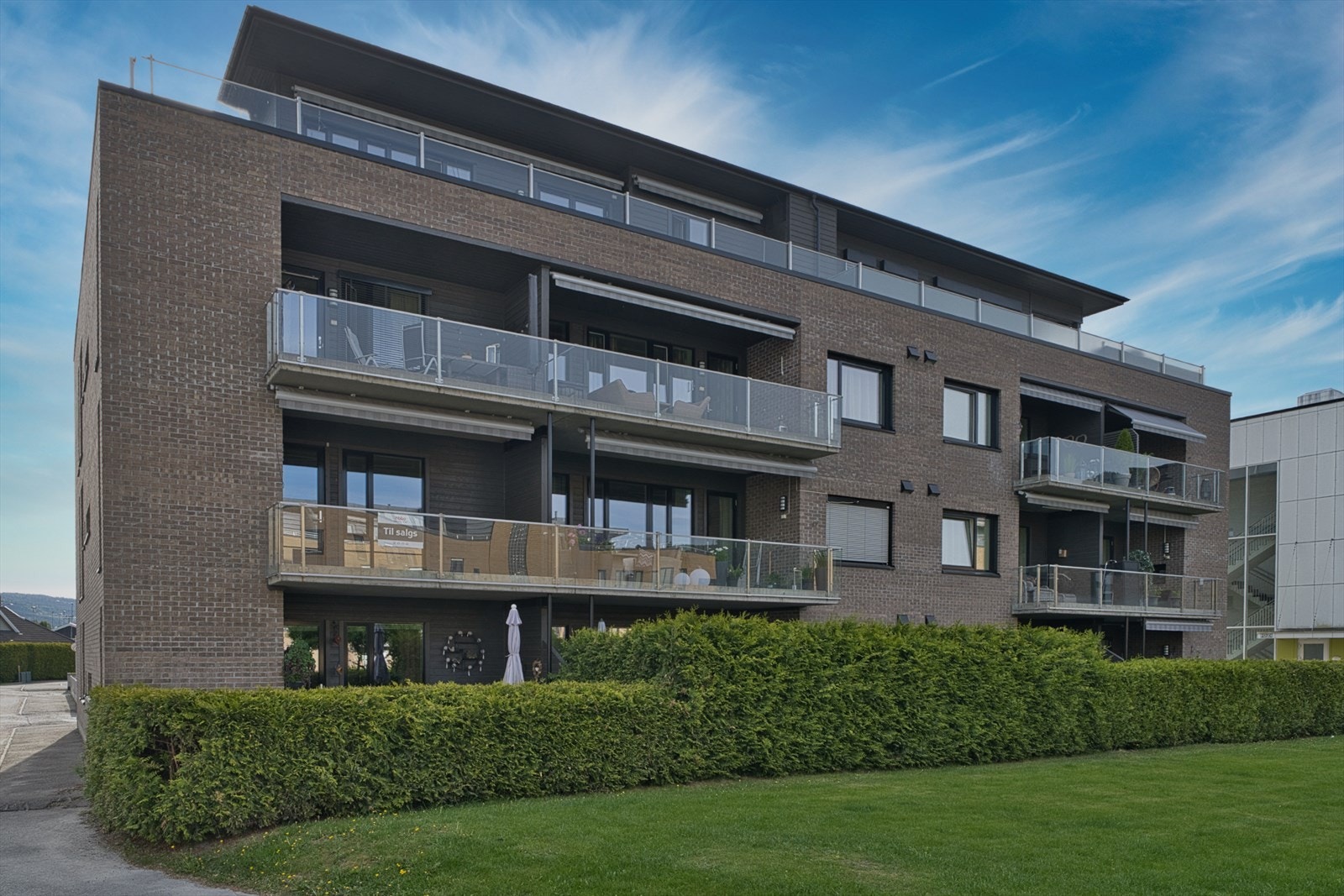 Leiligheten er en endeleilighet beliggende i 2. etasje. Galleribilde