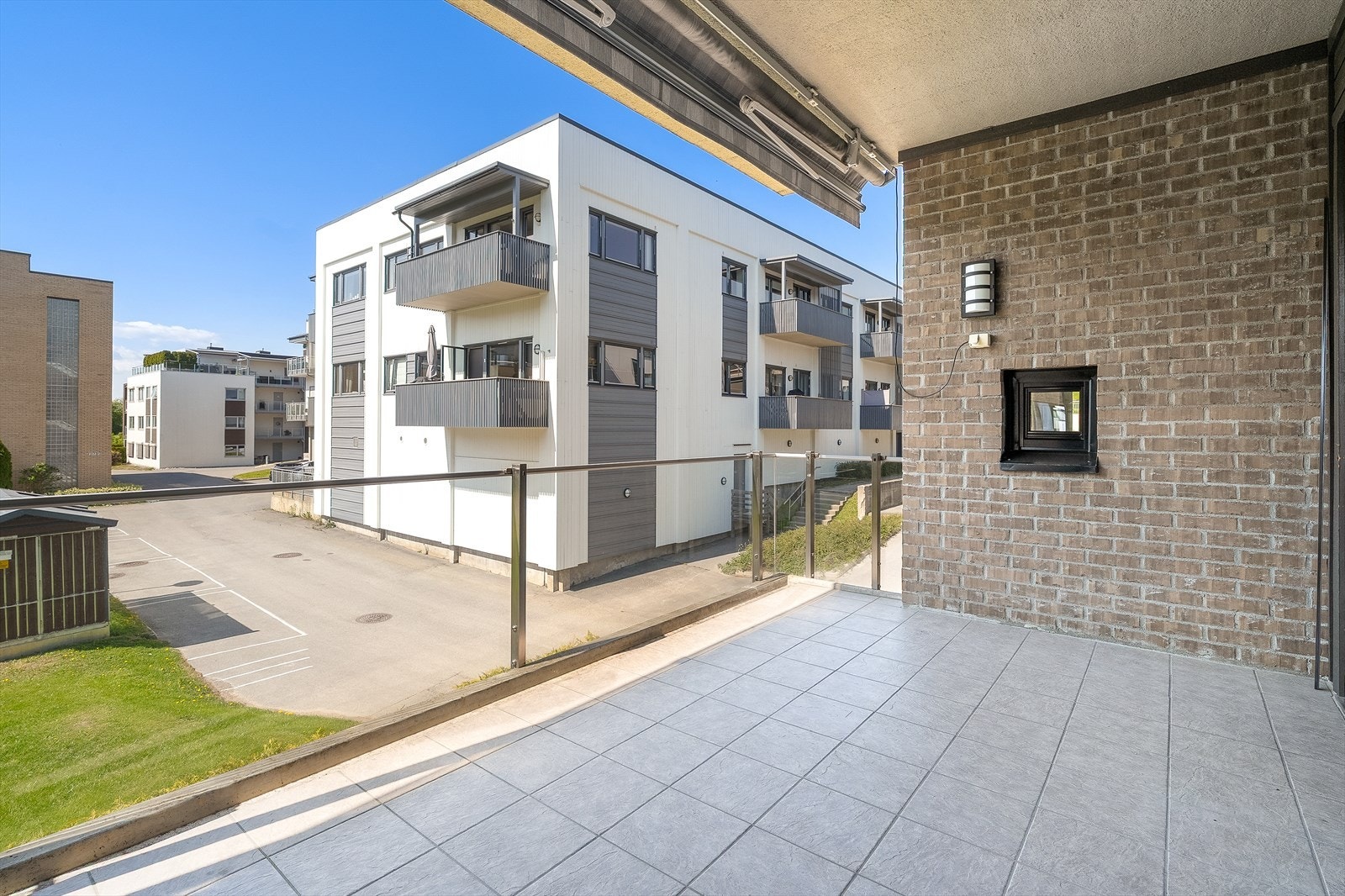 Romslig balkong på 13 kvm. Galleribilde