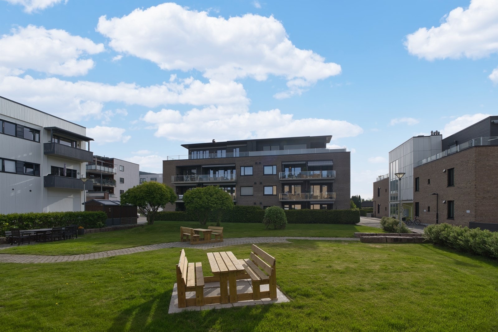 Her har du flere muligheter til å sette deg ned og nyte. Galleribilde