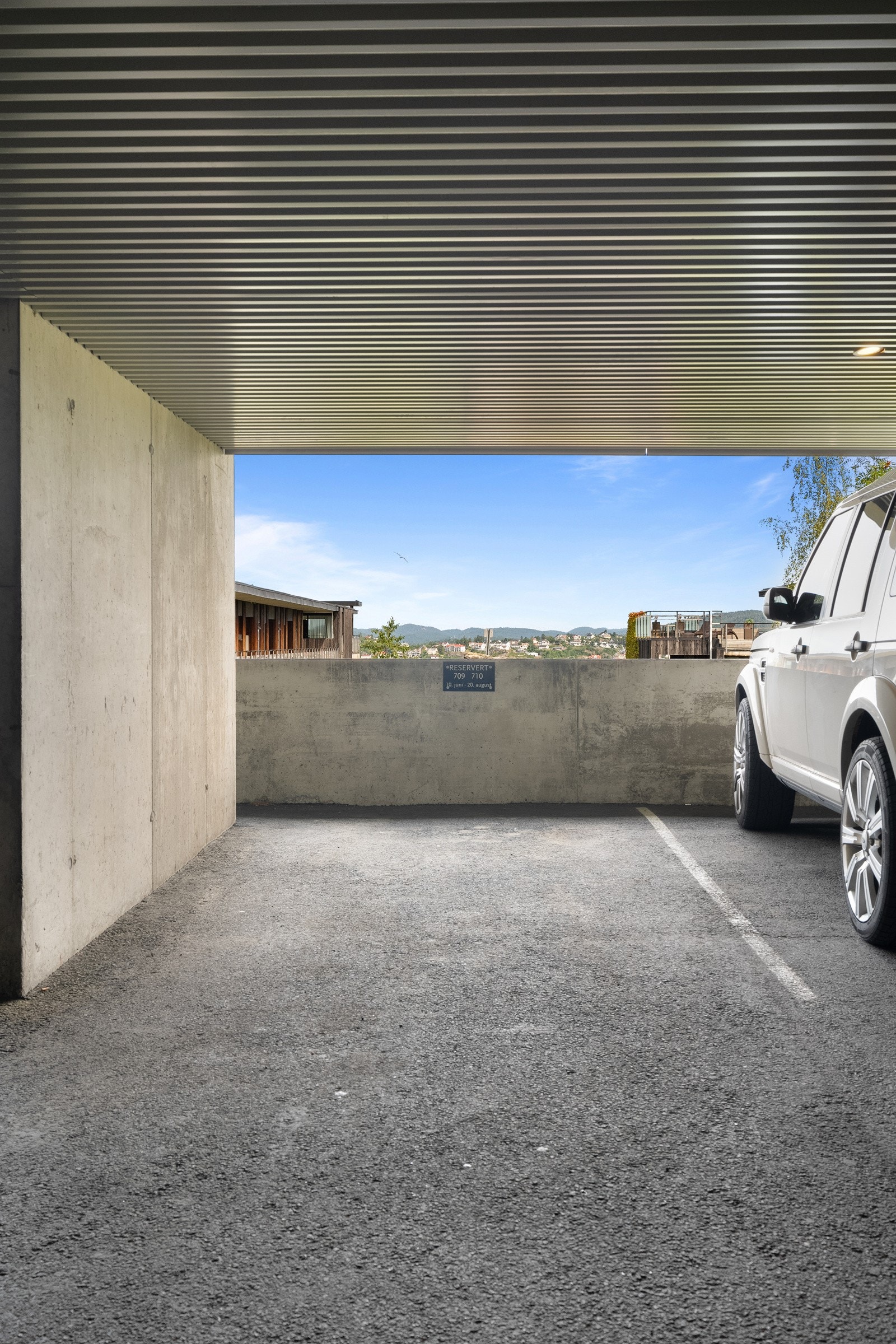 Parkering nede i garasjeanlegget. Galleribilde