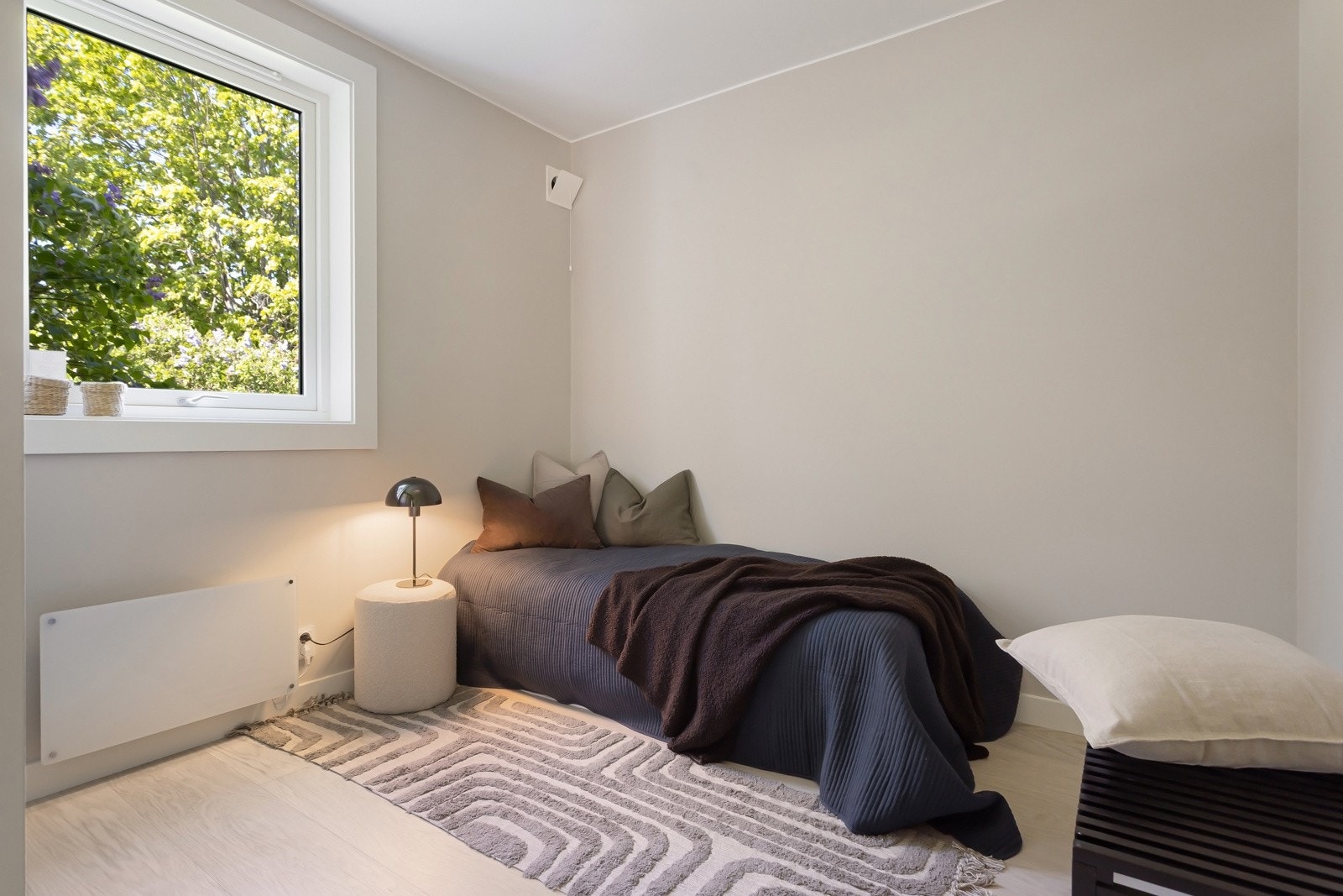 Dette rommet kan også brukes som gjesterom, kontor eller barnerom, avhengig av behov. Galleribilde