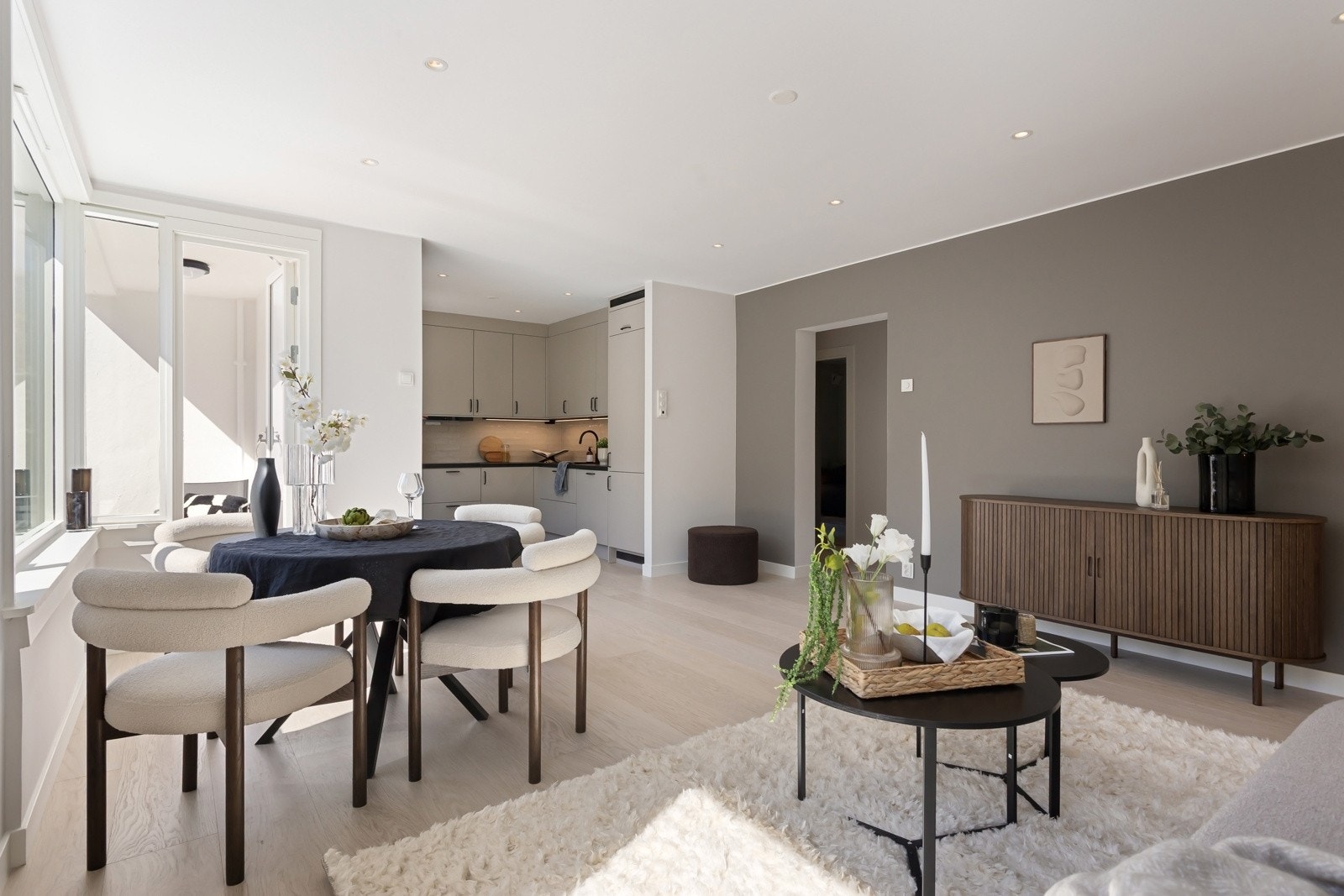 Velkommen til visning av Nyquistveien 31 - En flott 3-roms leilighet med gjennomgående god standard på overflater, utstyr og innredning. Galleribilde