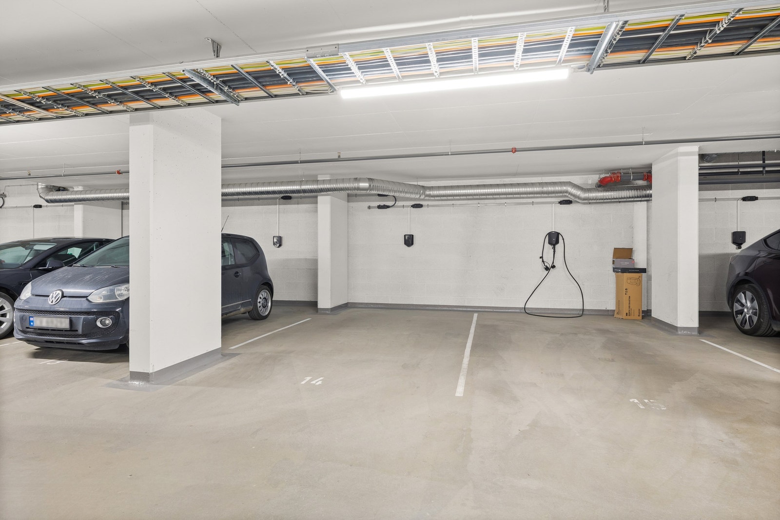 Det medfølger garasjeplass. Galleribilde
