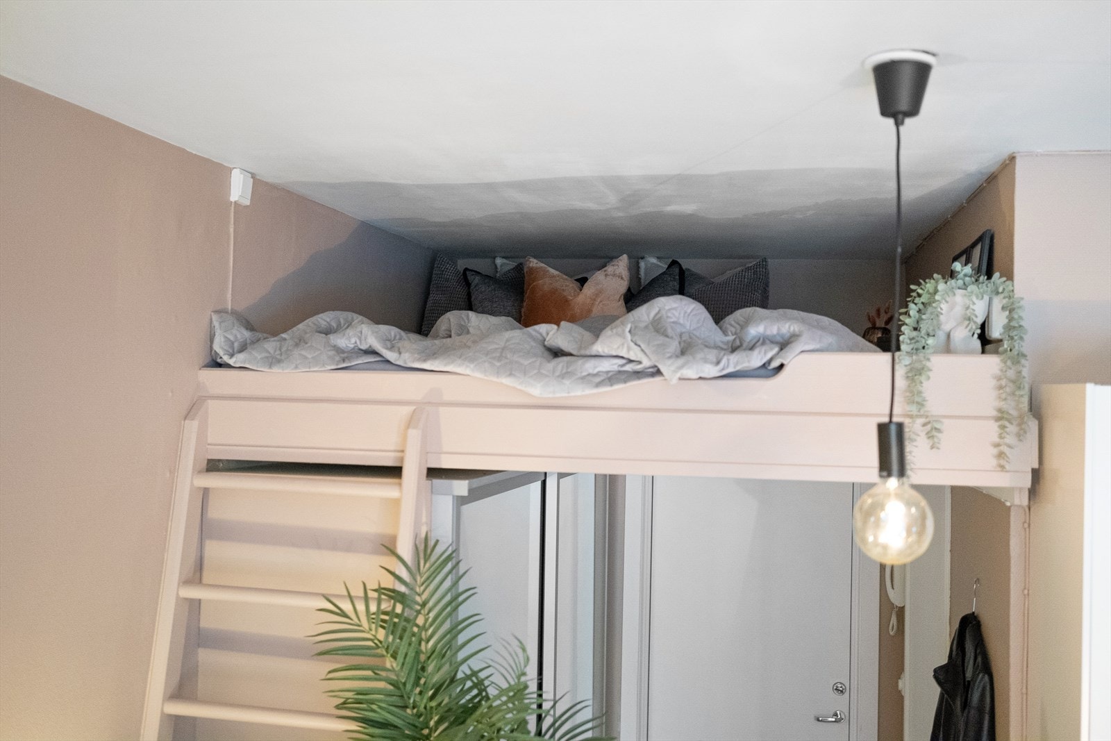 Praktisk sovehems på ca. 4 kvm. Galleribilde