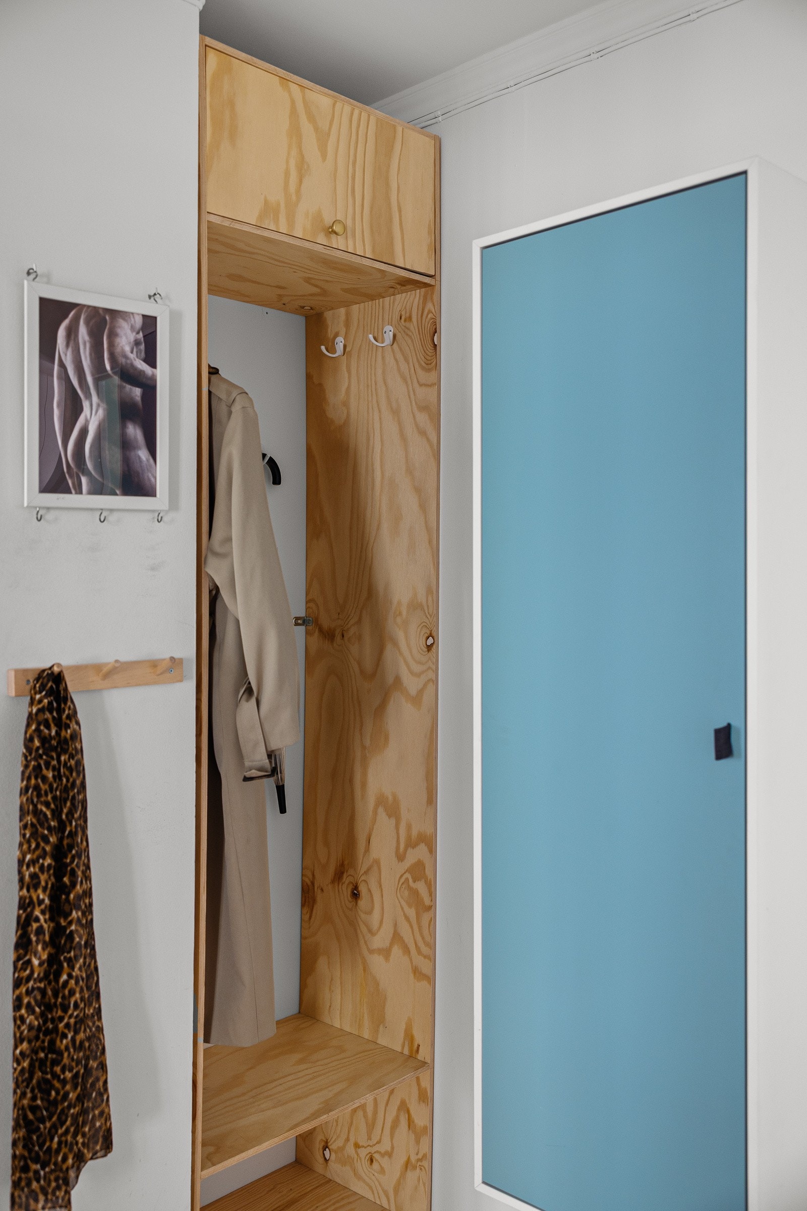 Praktisk nisje med mulighet for oppheng. Galleribilde