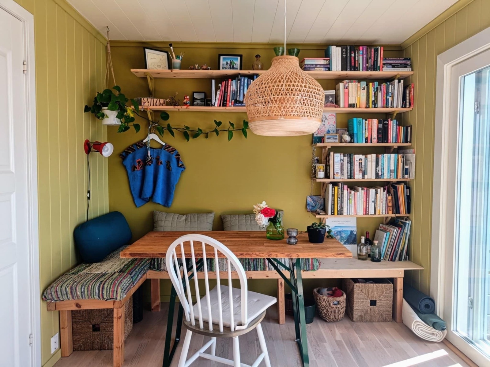 Koselig spisekrok med panoramautsikt Galleribilde