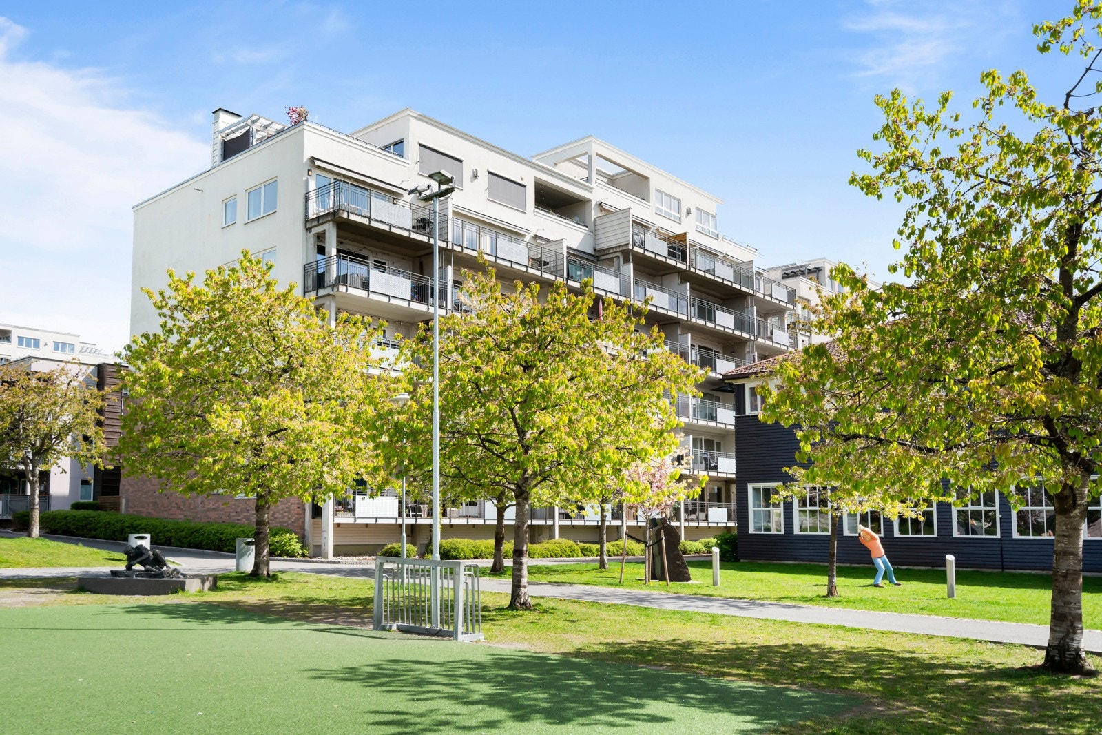 Her bor du tilbaketrukket fra bykjernen, samtidig som det er gangavstand til alt et urbant byliv frister med. Galleribilde