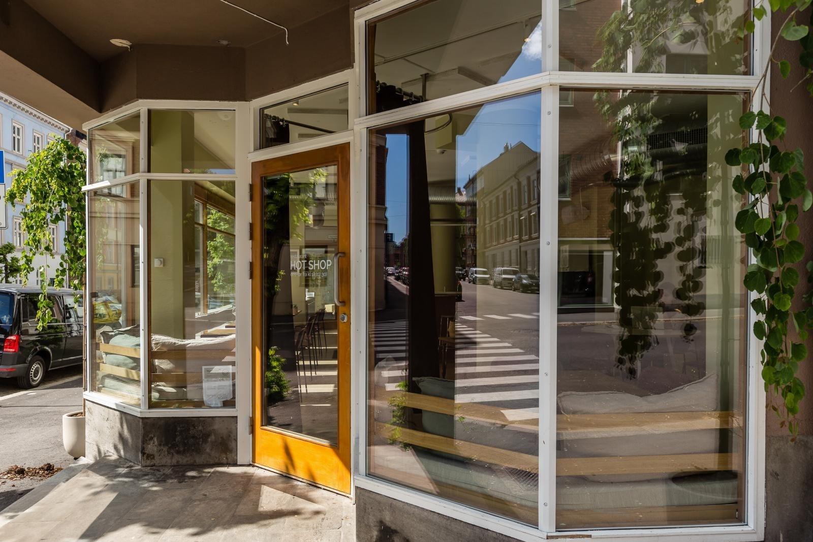 Populære Hot Shop som nærmeste nabo Galleribilde