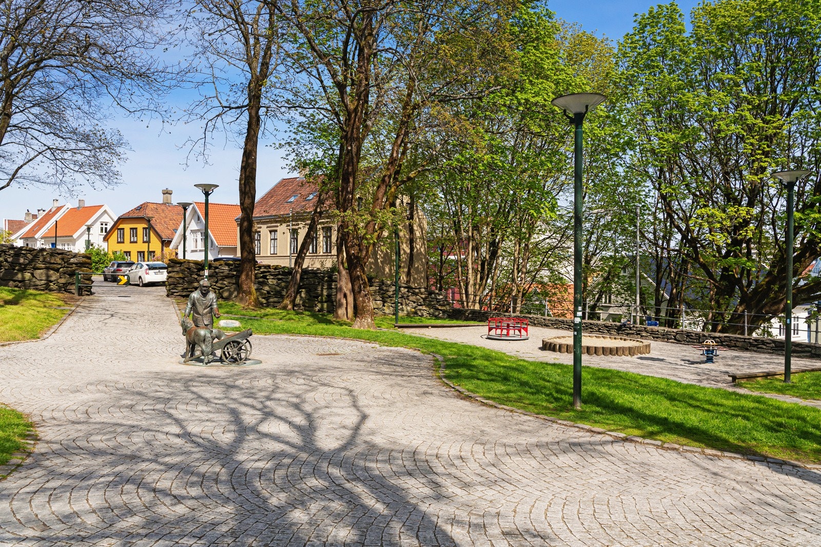 Fra boligen er det kort avstand til flere flotte og varierte turstier. Galleribilde