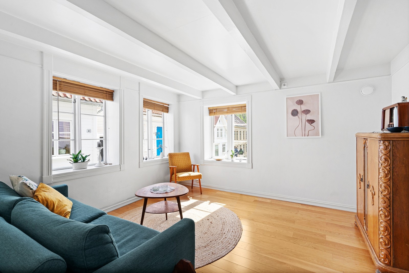 Stuen er av god størrelse og lar seg enkelt møblere. Galleribilde