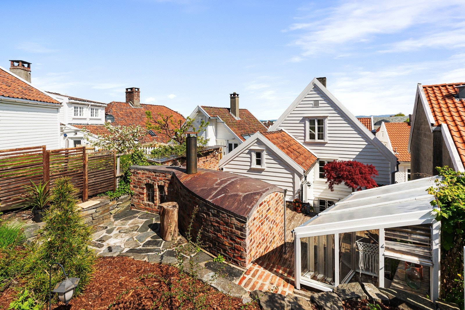 Michael R. Myhre presenterer Øvre Strandgate 56! Galleribilde