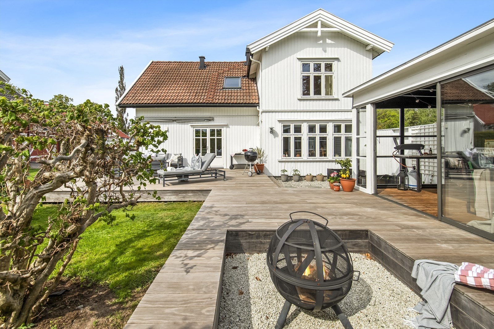 Her ligger alt til rette for hyggelige sommerkvelder og dager! Galleribilde