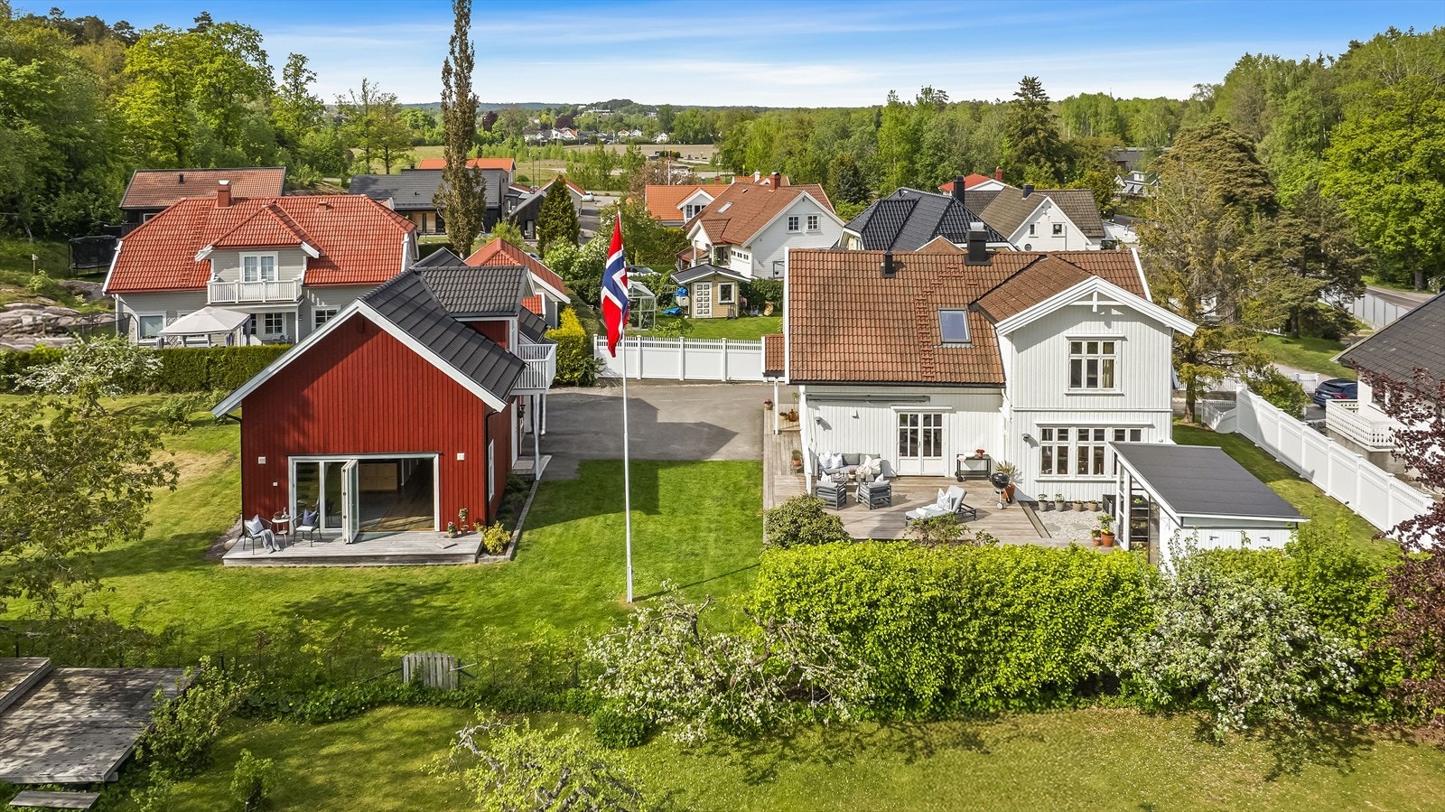 Nordvik Tønsberg v/Jørgen Nyhus har gleden av å ønske velkommen til denne flotte eiendommen i Jarlsøveien 1A! Galleribilde