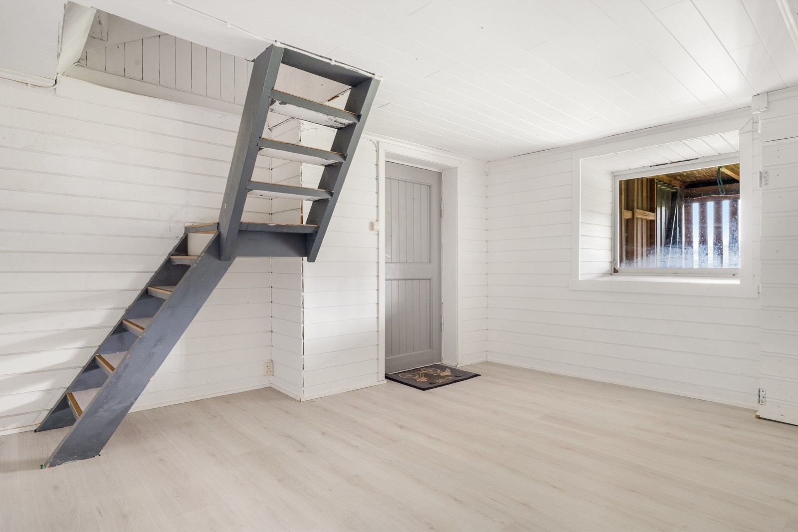 Gang i kjeller Galleribilde