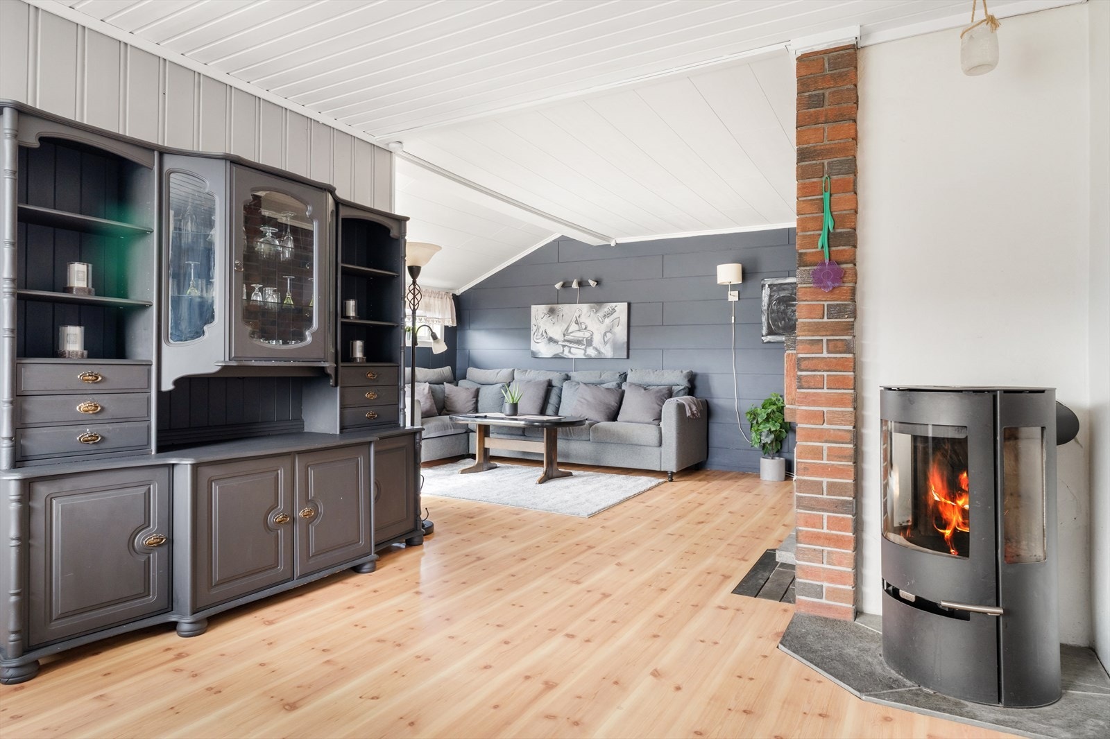 Boligen er jevnlig vedlikeholdt og pusset opp i årenes løp, og også påbygget i to omganger i 1973 og 1989, og holder normalt god standard. Galleribilde