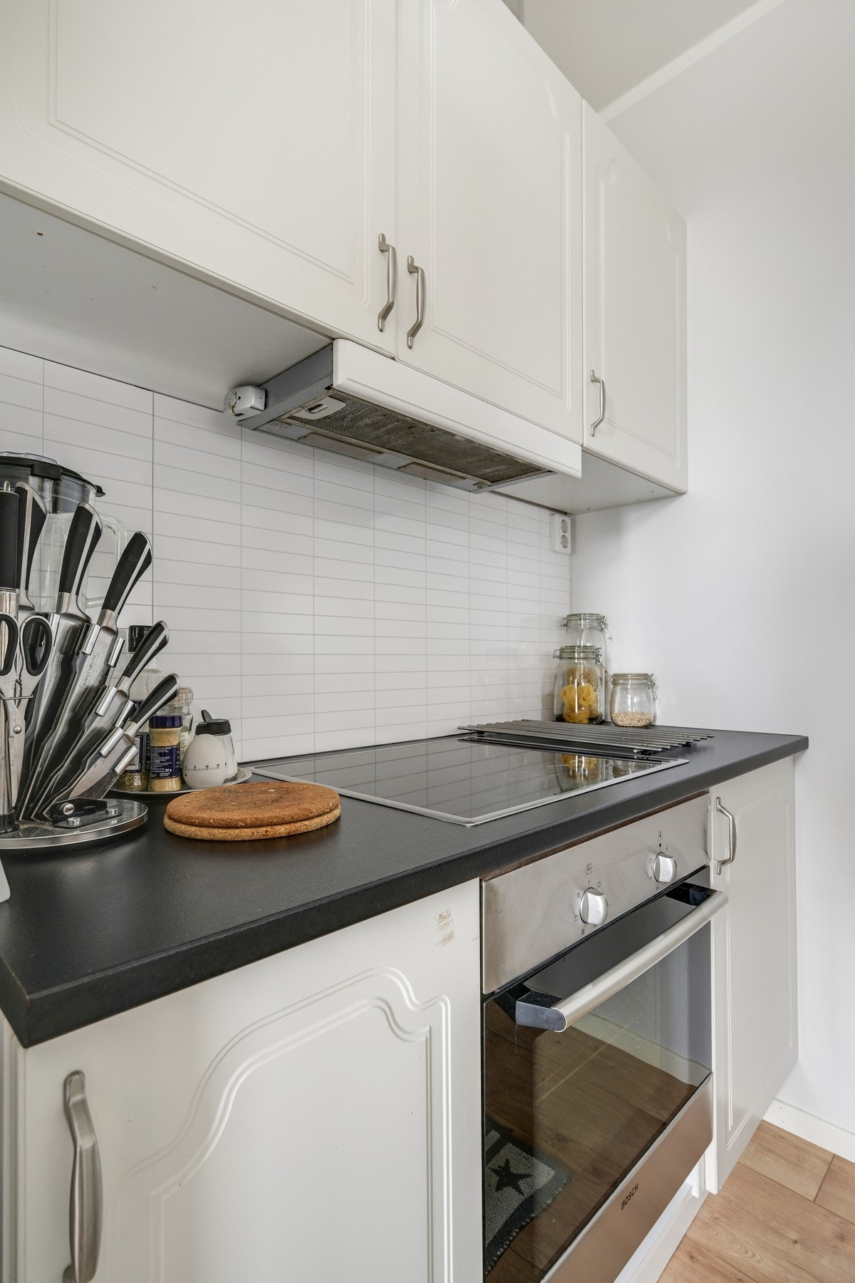 Integrerte hvitevarer på kjøkkenet medfølger Galleribilde