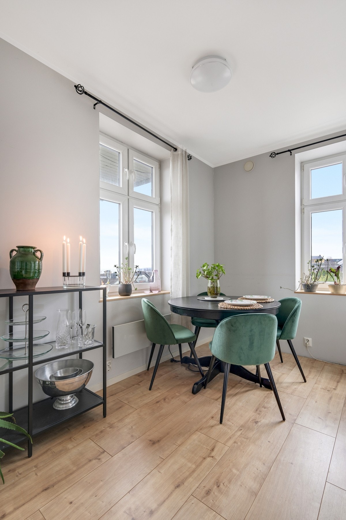 Vinduer mot øst og syd gir gode lysforhold Galleribilde