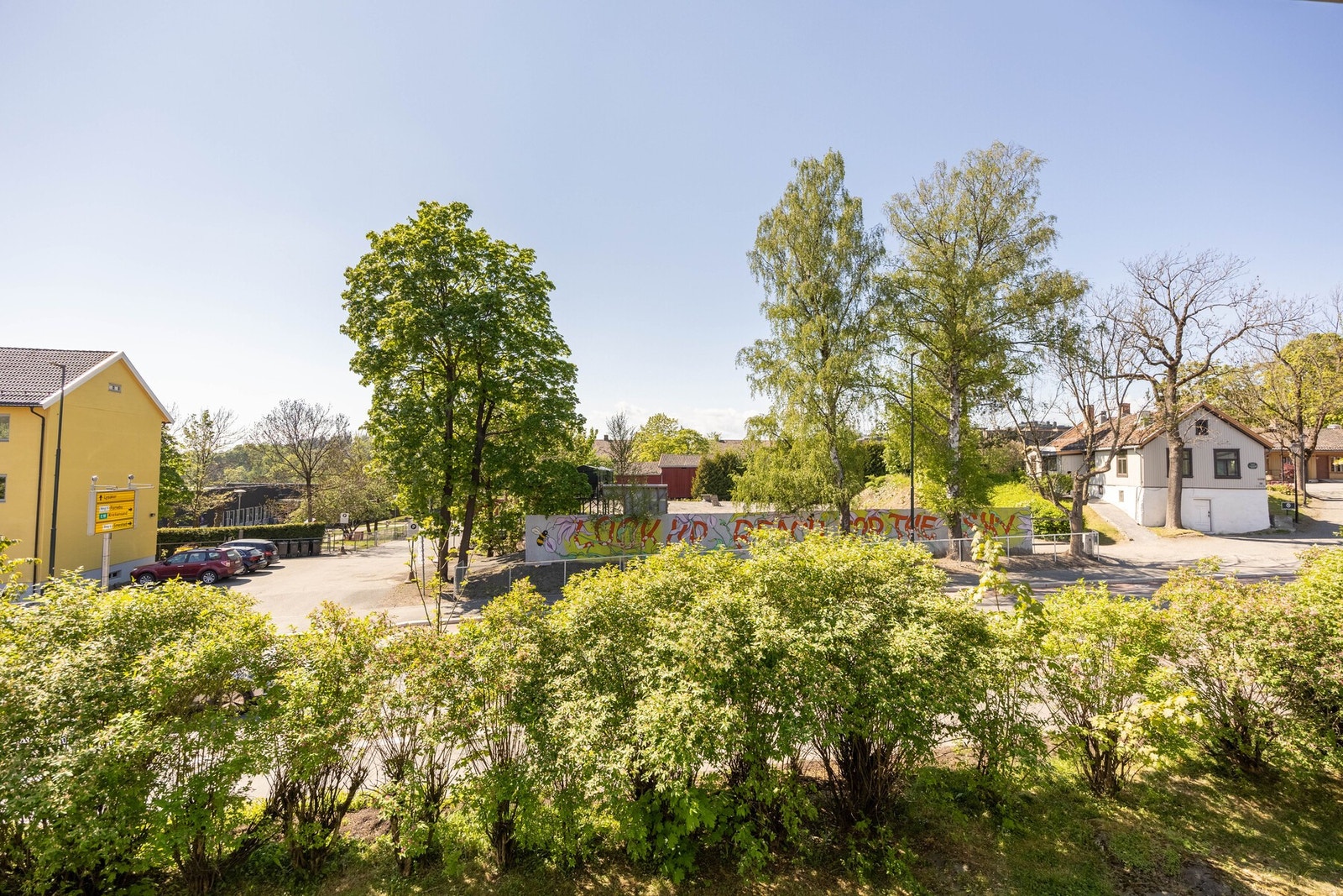 Fritt utsyn mot grønne og frodige omgivelser. Galleribilde