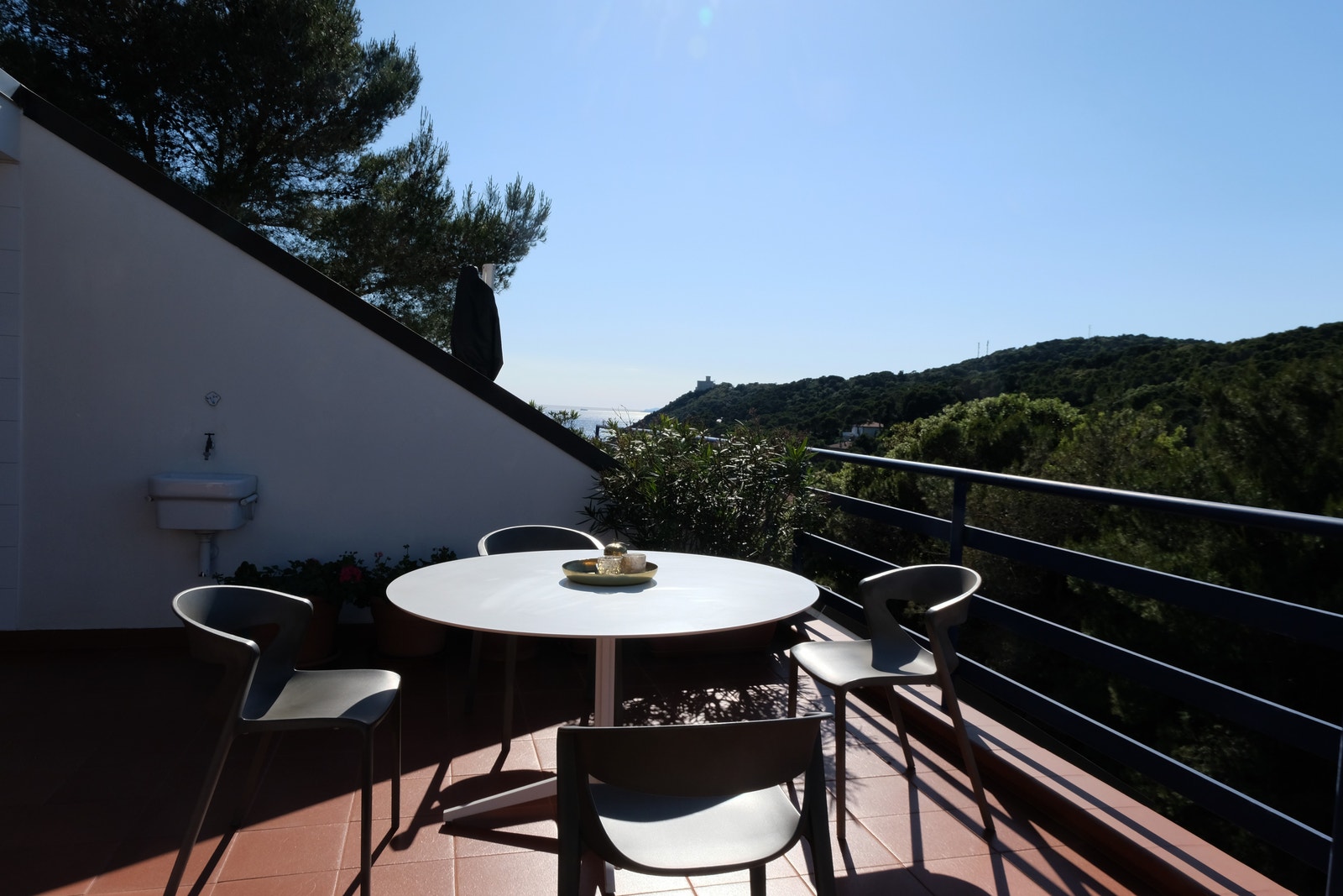 Foto 17.05 2025. Nydelig utsikt fra terrassen. Galleribilde