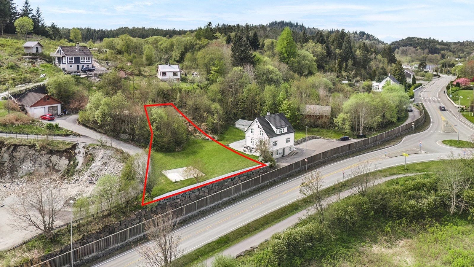 Stor og solrik tomt i Skåredalen Galleribilde