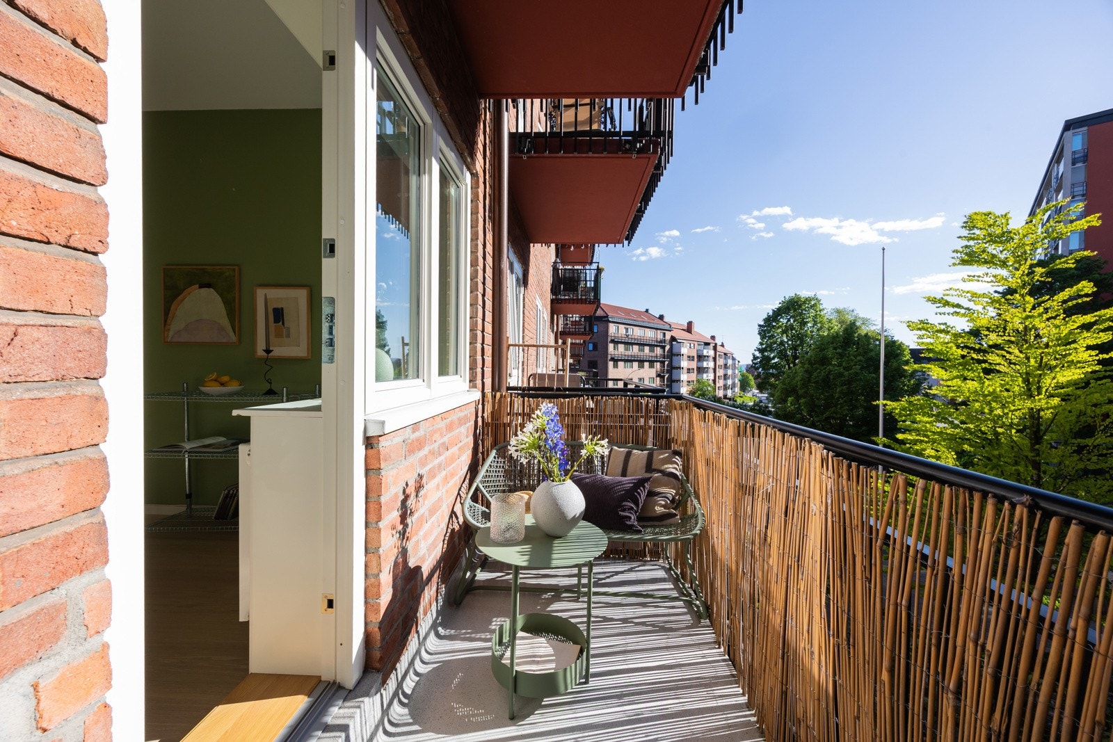 Vestvendt balkong på ca. 4 m² med ettermiddagssol Galleribilde