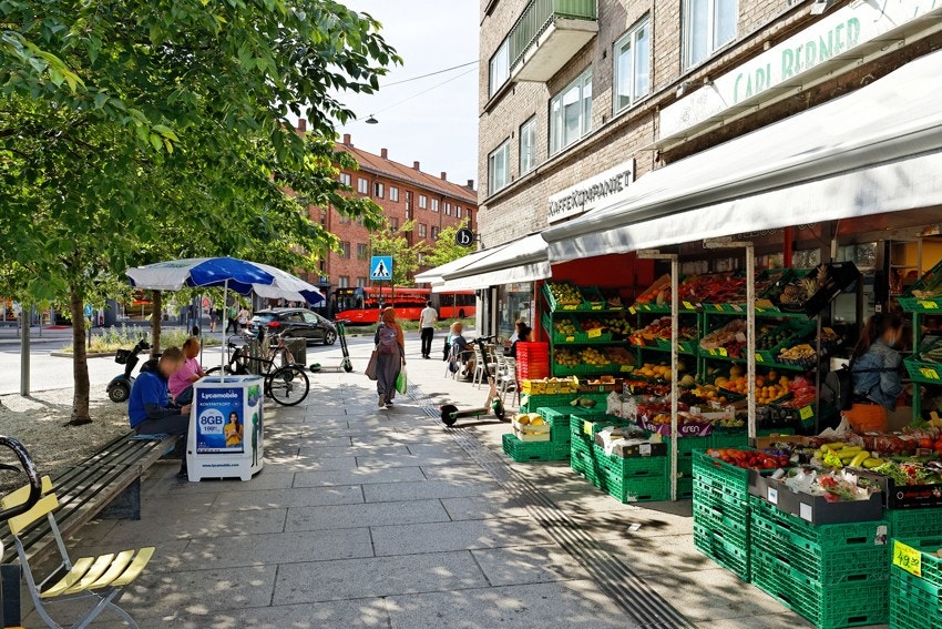 Leiligheten er ideell for den som ønsker å bo sentralt, men likevel ha mulighet for å slappe av i grønne omgivelser Galleribilde