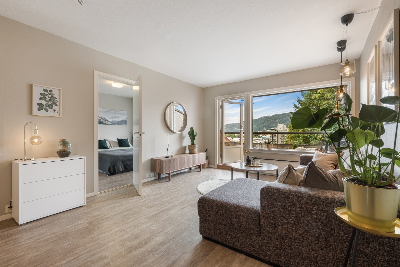 Veggene er malt i moderne og behagelig farge Galleribilde