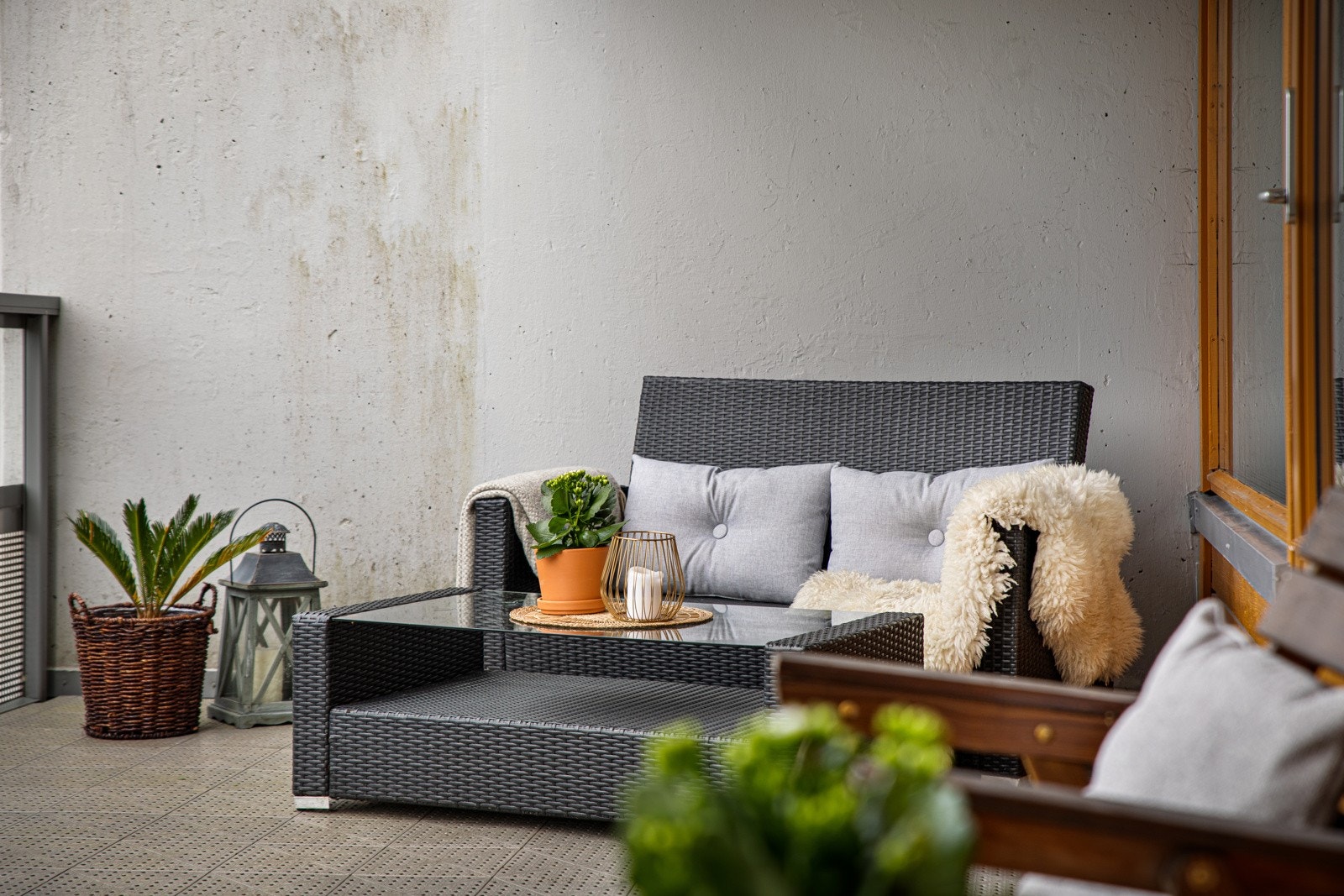 Rikelig plass til både utemøbler og grill Galleribilde