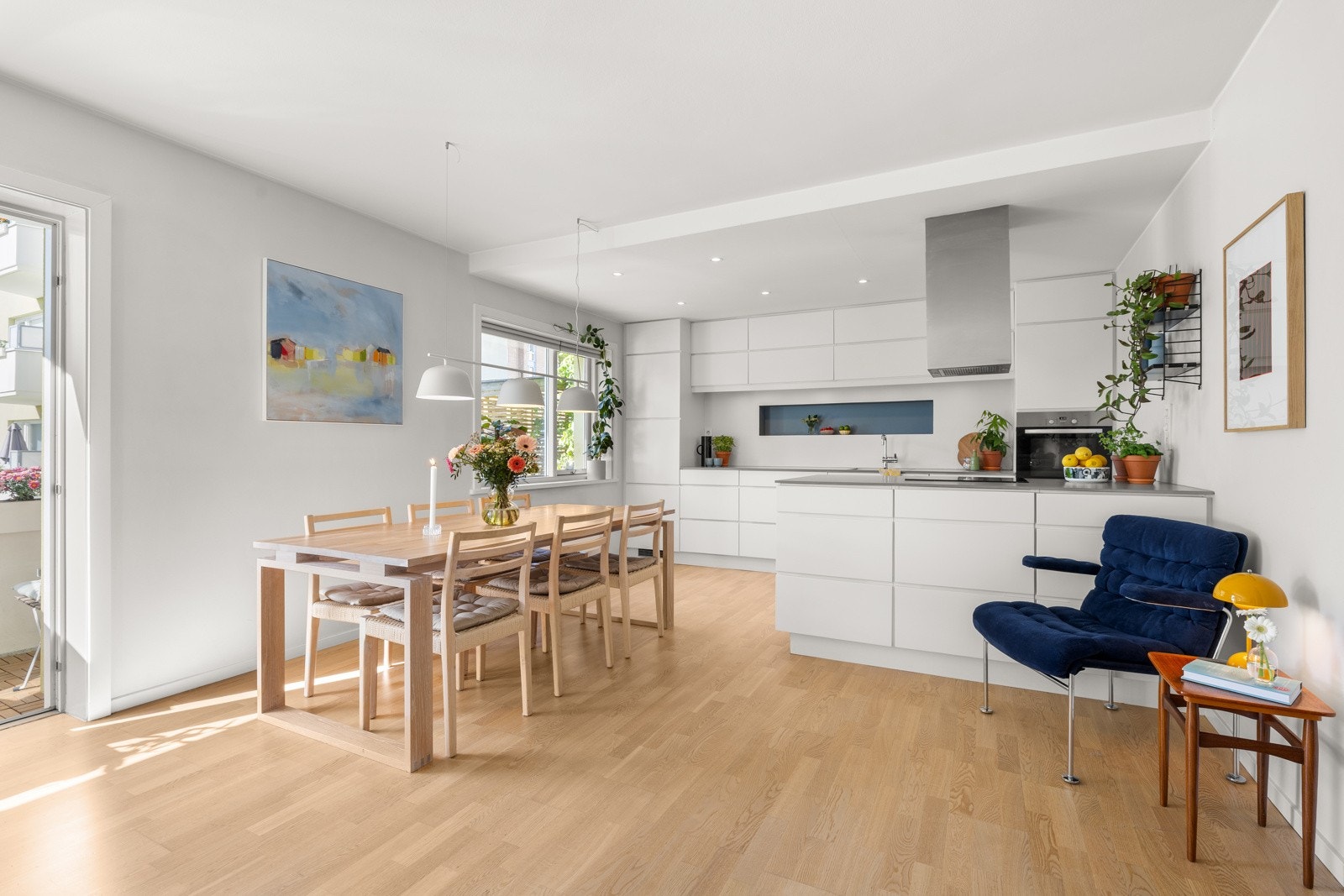 Flott 3-roms endeleilighet. Meget sosial og praktisk planløsning. Galleribilde