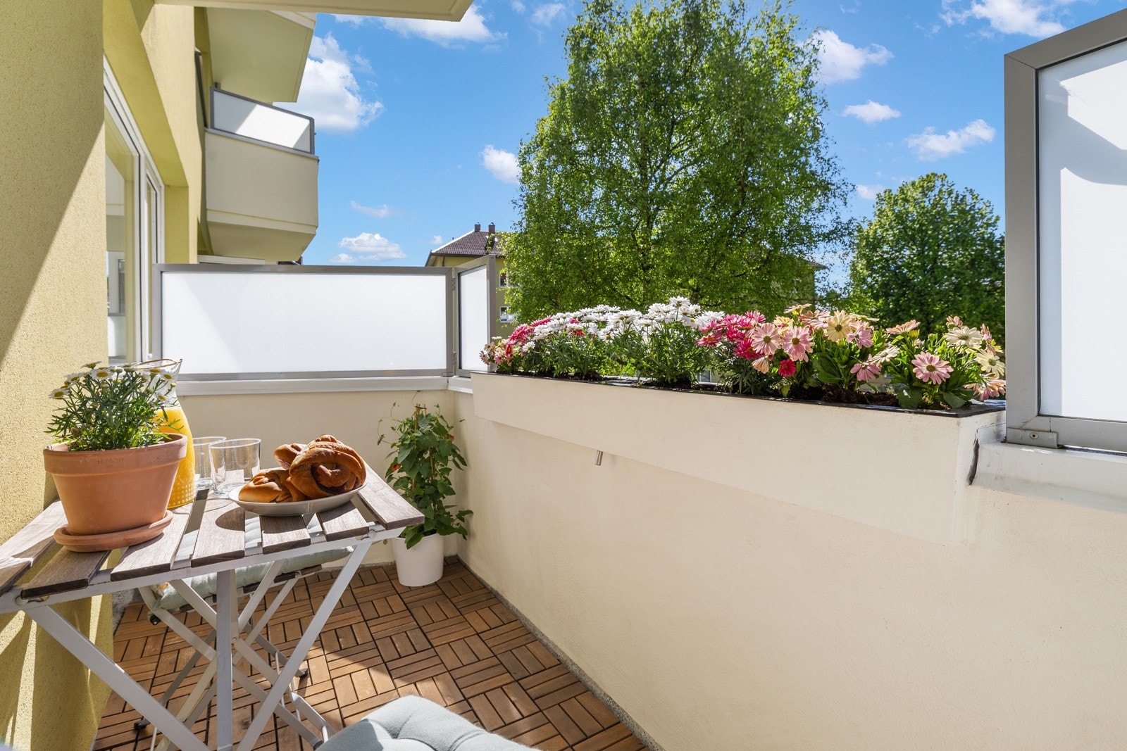 Plass til bord, stoler og grill. Galleribilde