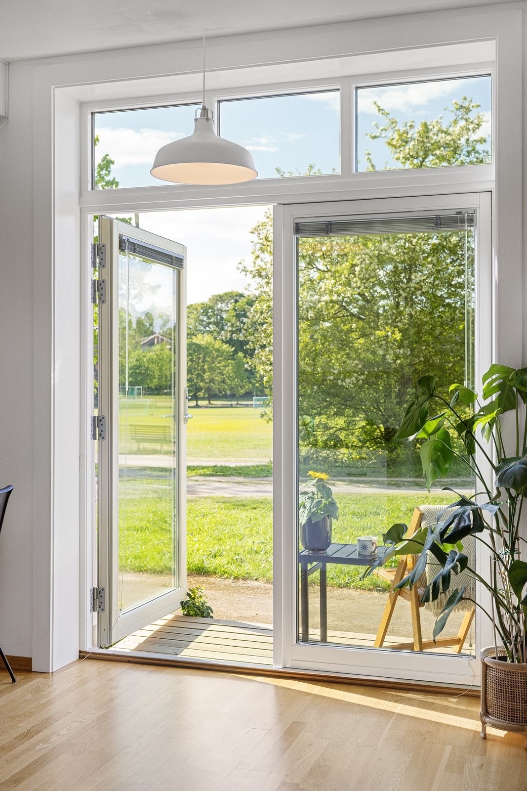 Leiligheten har egen utgang med trapp direkte til flotte grøntområder på Voldsløkka. Galleribilde