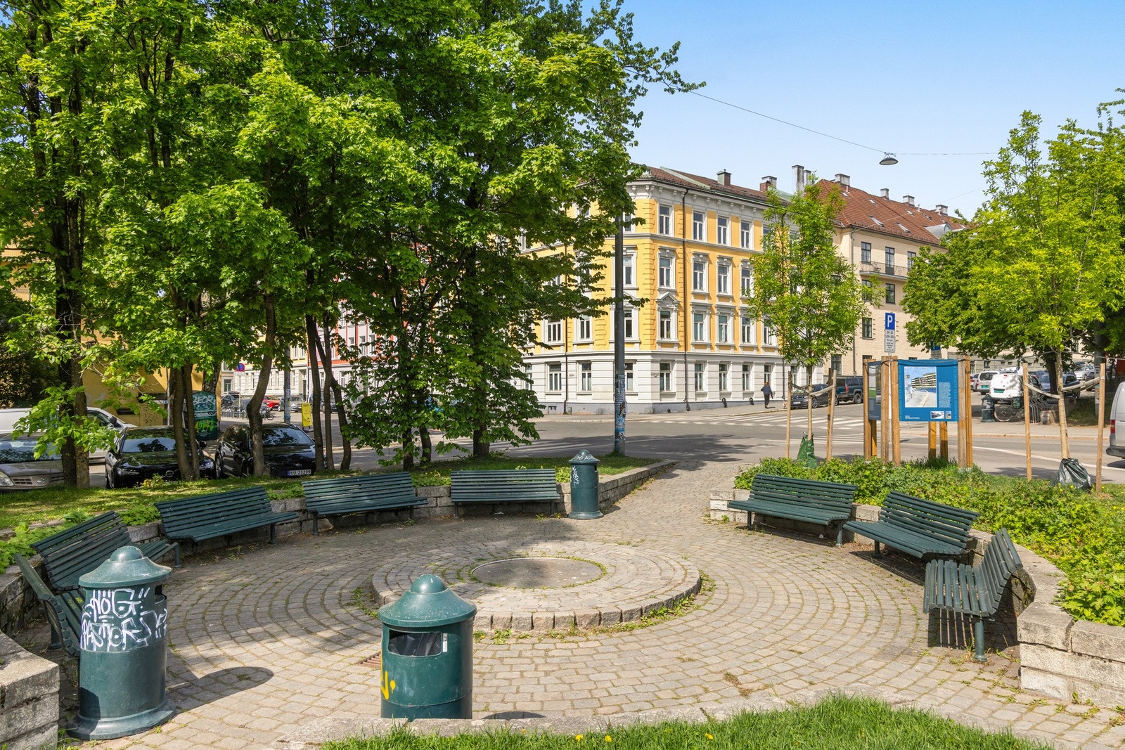 Torshov er en levende bydel, med parker og sosiale soner som er lett tilgjengelig fra leiligheten. Galleribilde