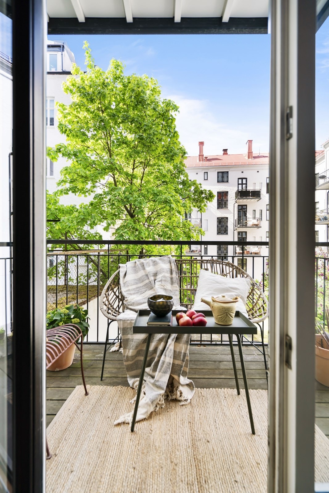 Her er det rikelig med plass til utemøblement Galleribilde