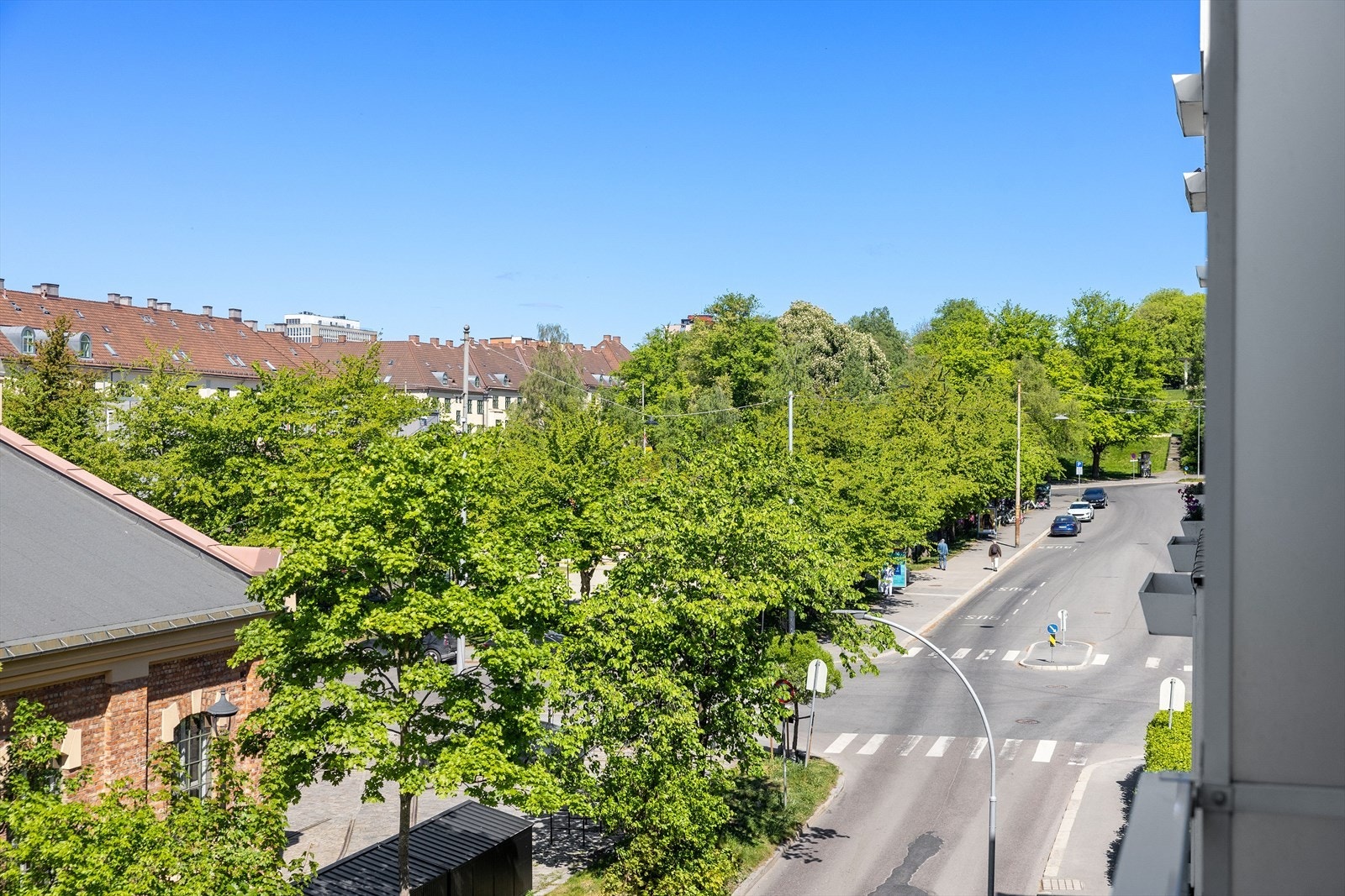 Her er det gangavstand til både treningssenter, matvarebutikk, restaurant, kollektivtrafikk m.m. Galleribilde