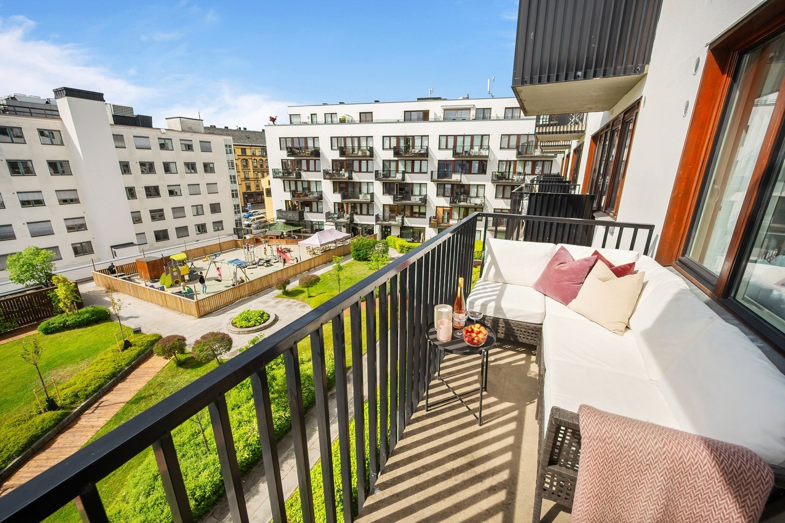 Her er det god plass til utemøblement, grill og beplantning. Galleribilde