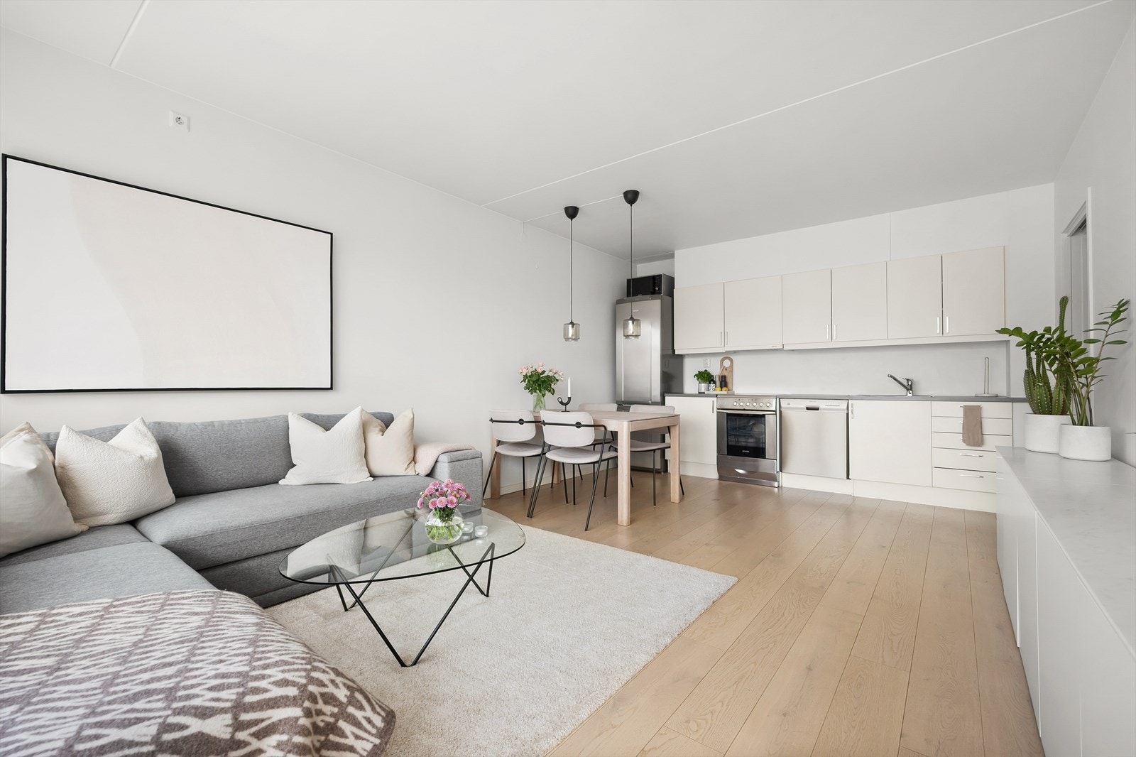 Planløsningen i rommet gjør det enkelt å innrede i naturlige soner. Galleribilde