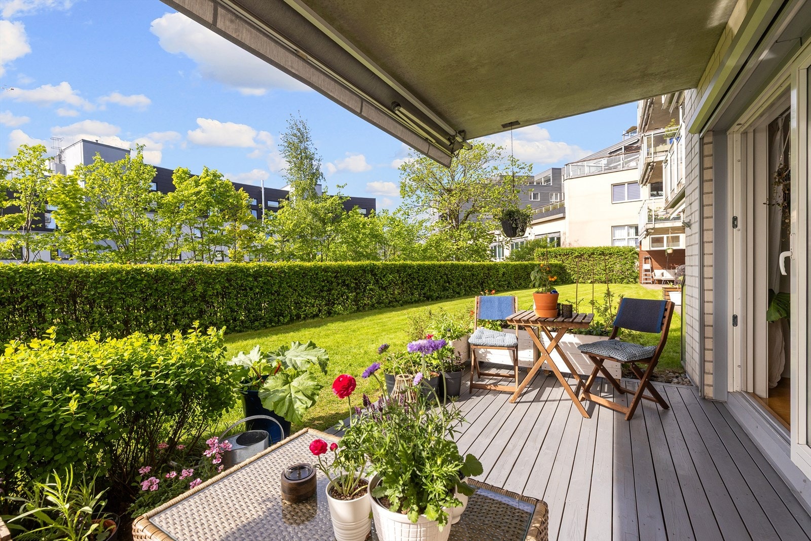 - Også direkte tilgang til felles hage og grøntområder - Galleribilde