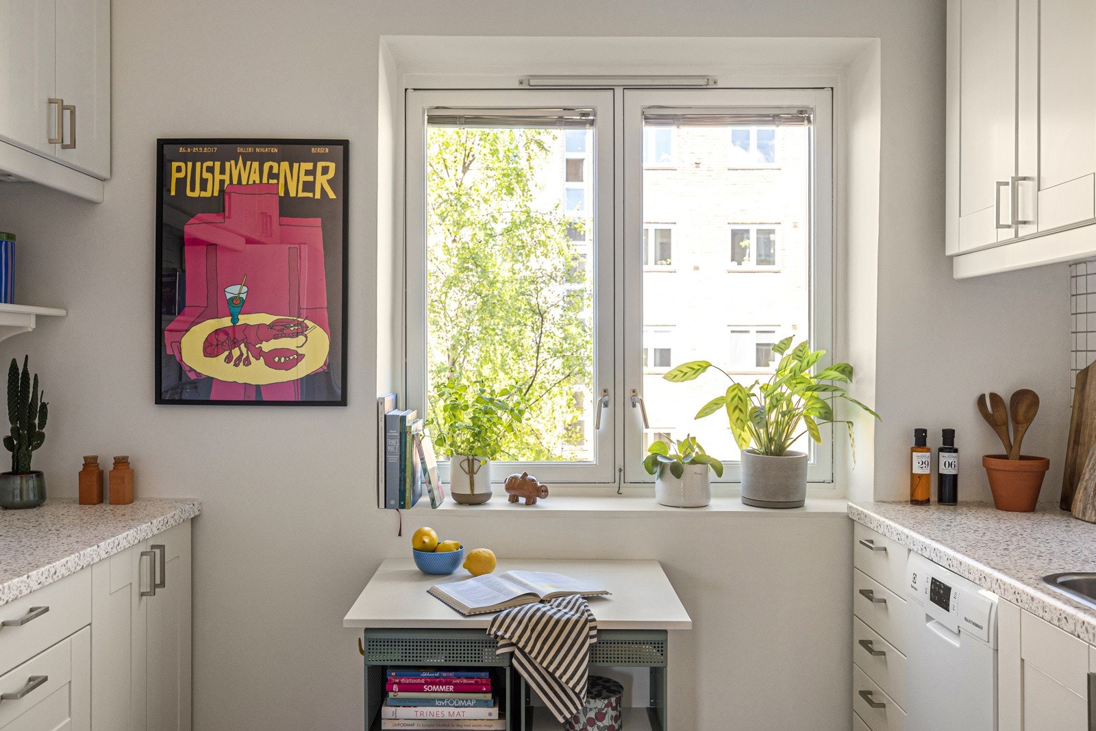 Leiligheten byr blant annet på separat kjøkken, solrik balkong og etterspurt beliggenhet. Galleribilde