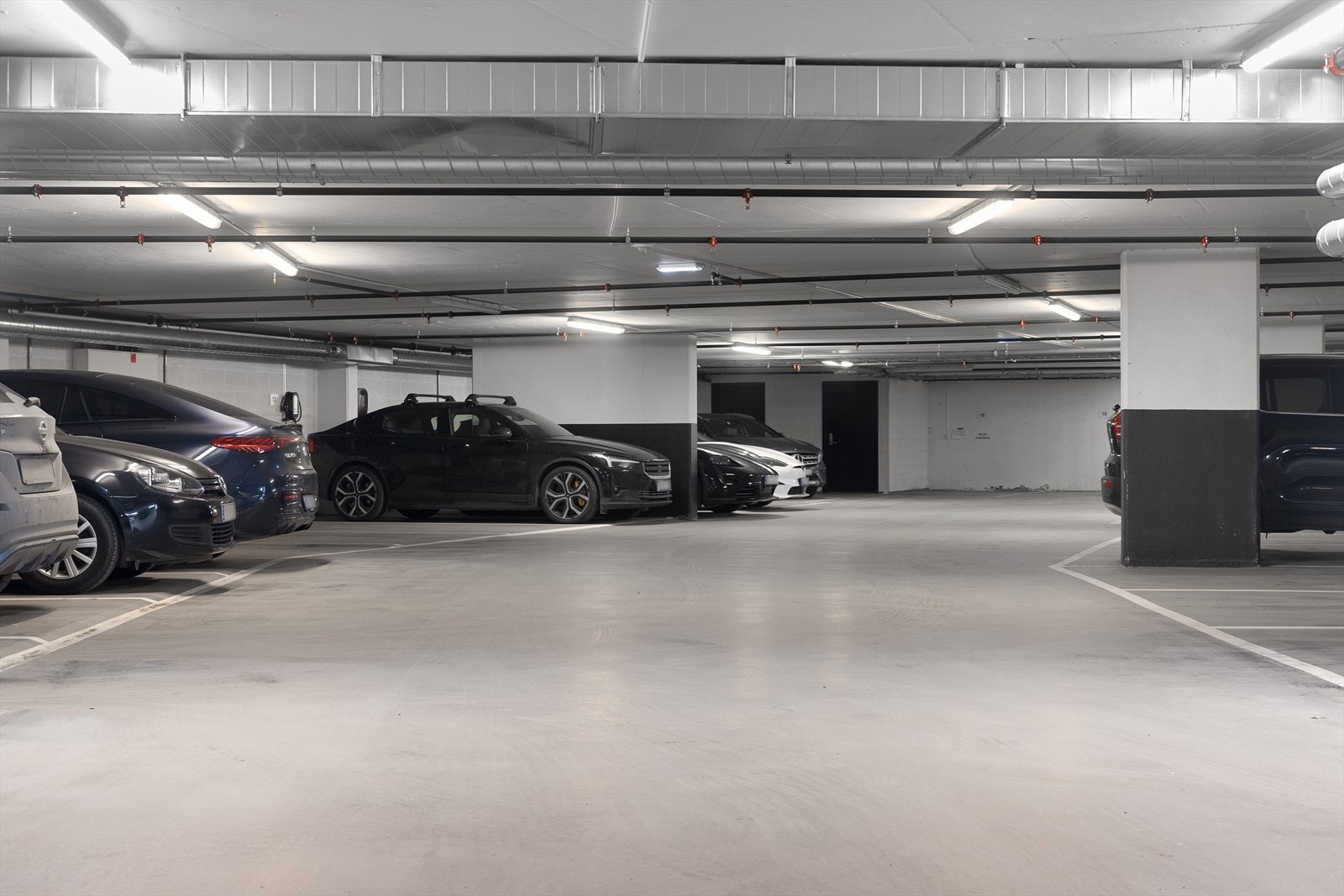 Ved ledighet er det mulighet for leie av parkeringsplass i garasjen. Galleribilde