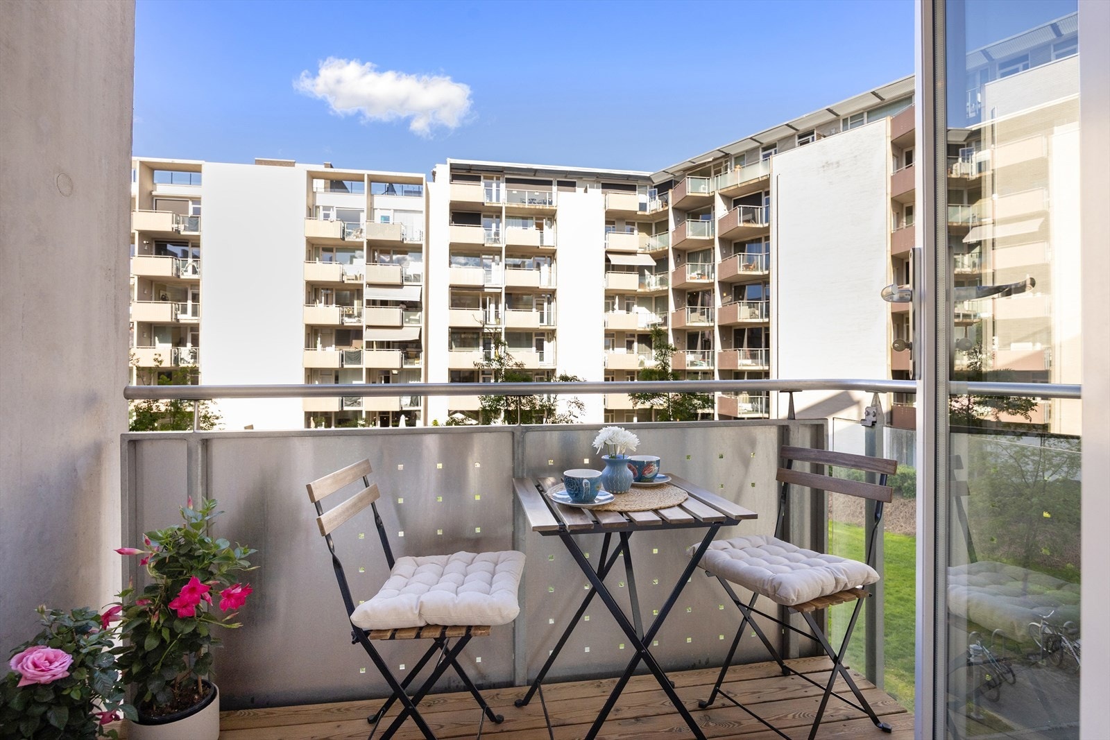 Et fint sted for morgenkaffen eller en rolig stund i frisk luft. Galleribilde